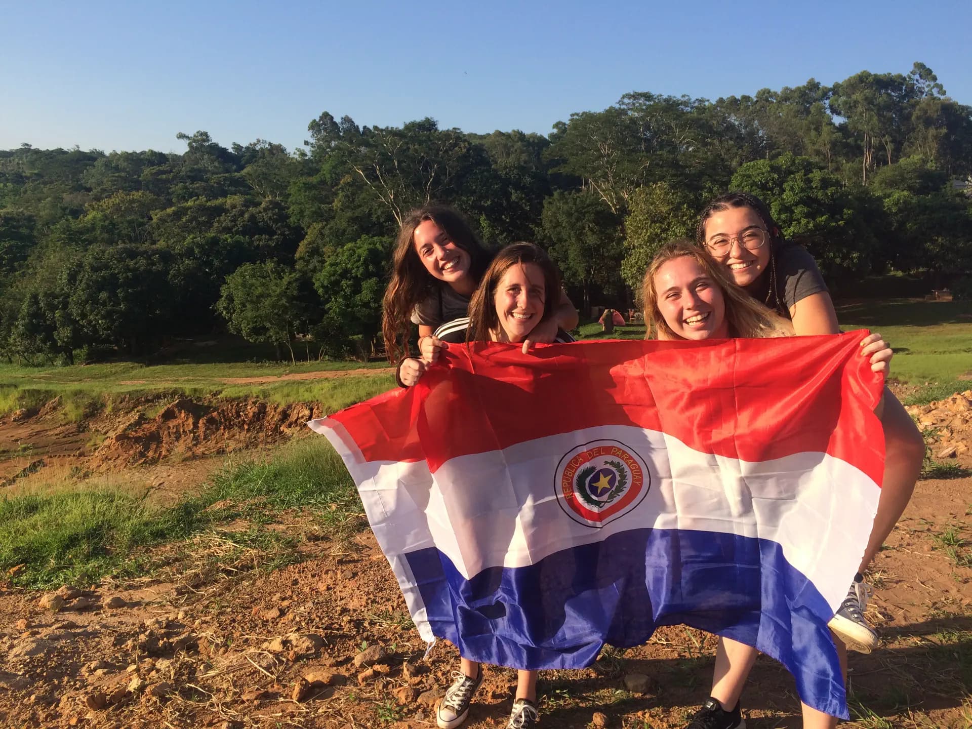 Michela Loddo Y Psc Nh 2017 Par   Paraguay   Studentessa   Bandiera   Pag Programma   Orizzontale (1)