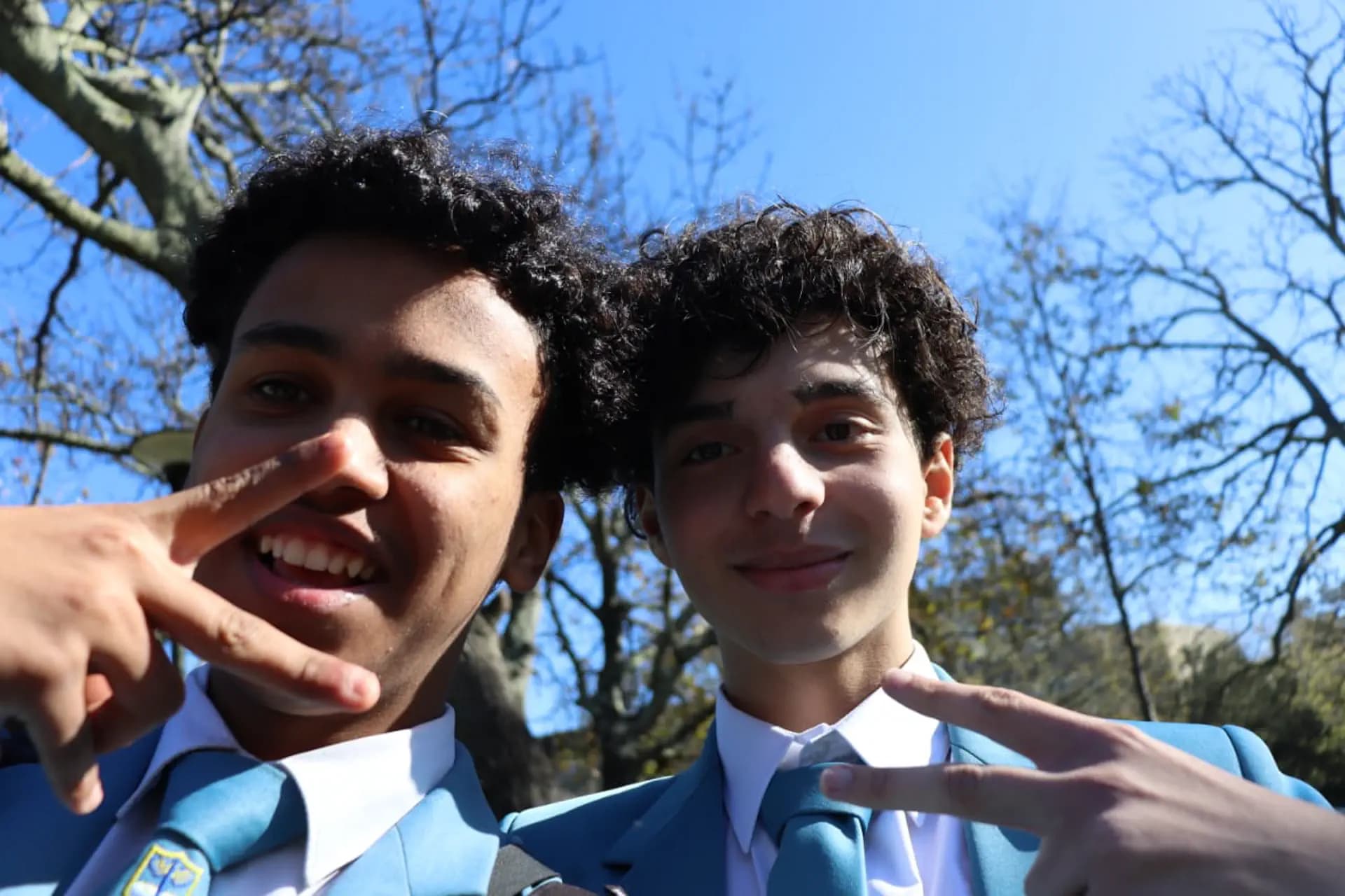 Felice Colucci Y Psc Nh 230 Gra   Sudafrica    Studente   Amici   Primo Piano   Selfie   Divisa   Pag Programma   Orizzontale (3)
