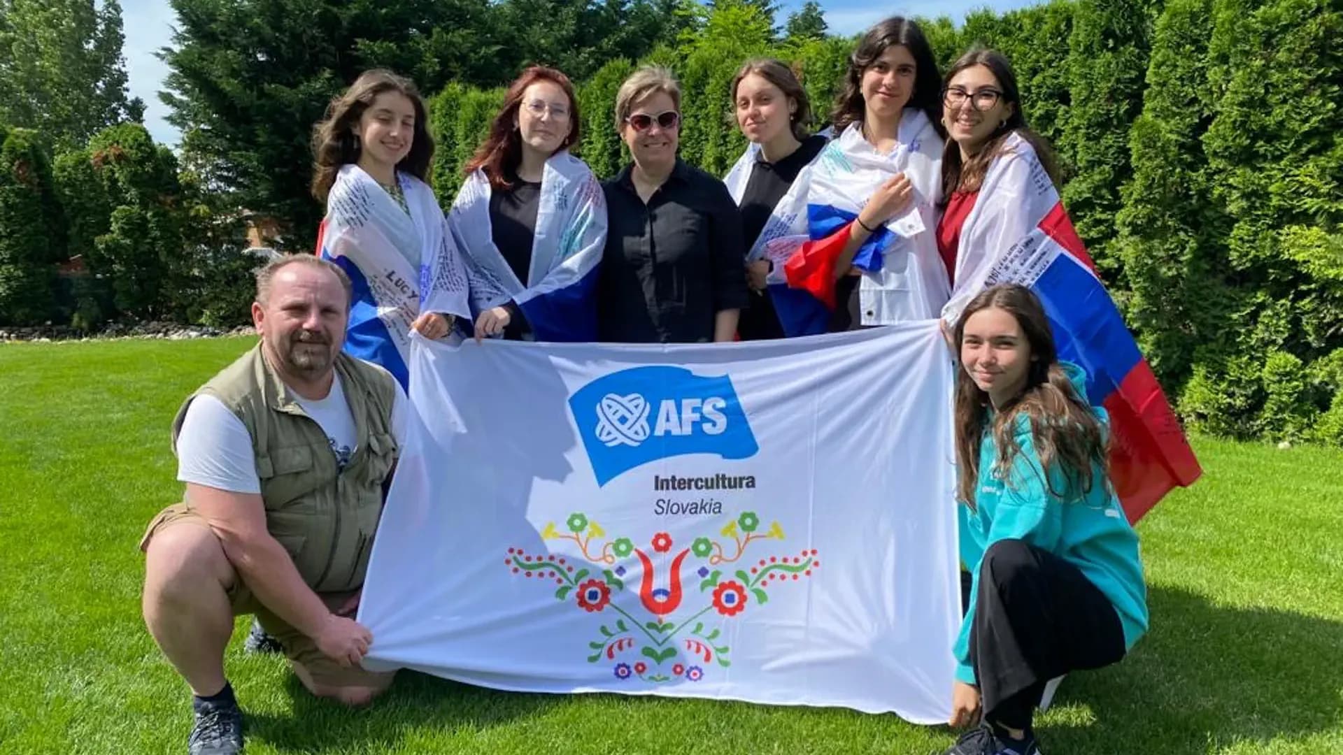 Liù Gallaro Y Psc Nh 2022 Svk Rep Slovacca Studentessa Gruppo Bandiera Pag Programma Orizzontale (2)