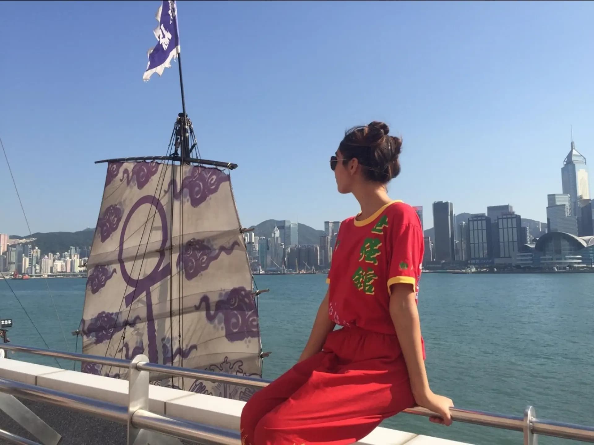 Alice Annicchiarico Y Psc Nh 2018 Hkg   Hong Kong   Studentessa   Cttà   Costume Tradizionale   Barca     Pag Paese  Orizzontale