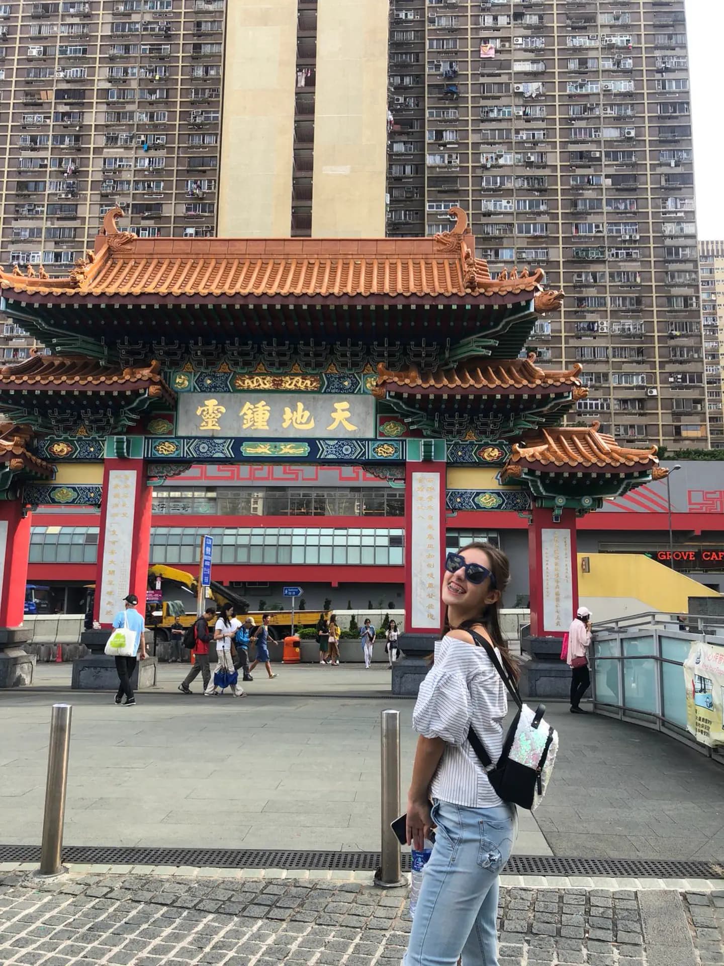 Alice Annicchiarico Y Psc Nh 2018 Hkg   Hong Kong   Studentessa   Monumento   Pag Programma   Verticale (2)