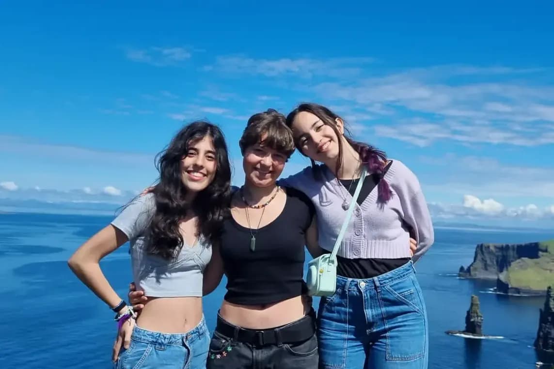 Anna Lascioli Y Psc Nh 2023  Irl   Irlanda   Studentessa   Amiche   Paesaggio   Pag Programma   Orizzontale  (1)