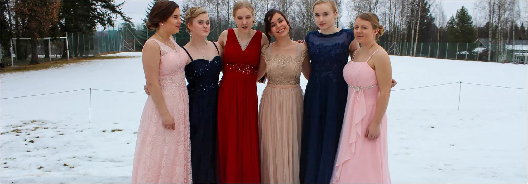 Madalina Sandu Y Psc Nh 2016 Fin Finlandia Studentssa Gruppo Prom Neve Pag Programma Orizzontale