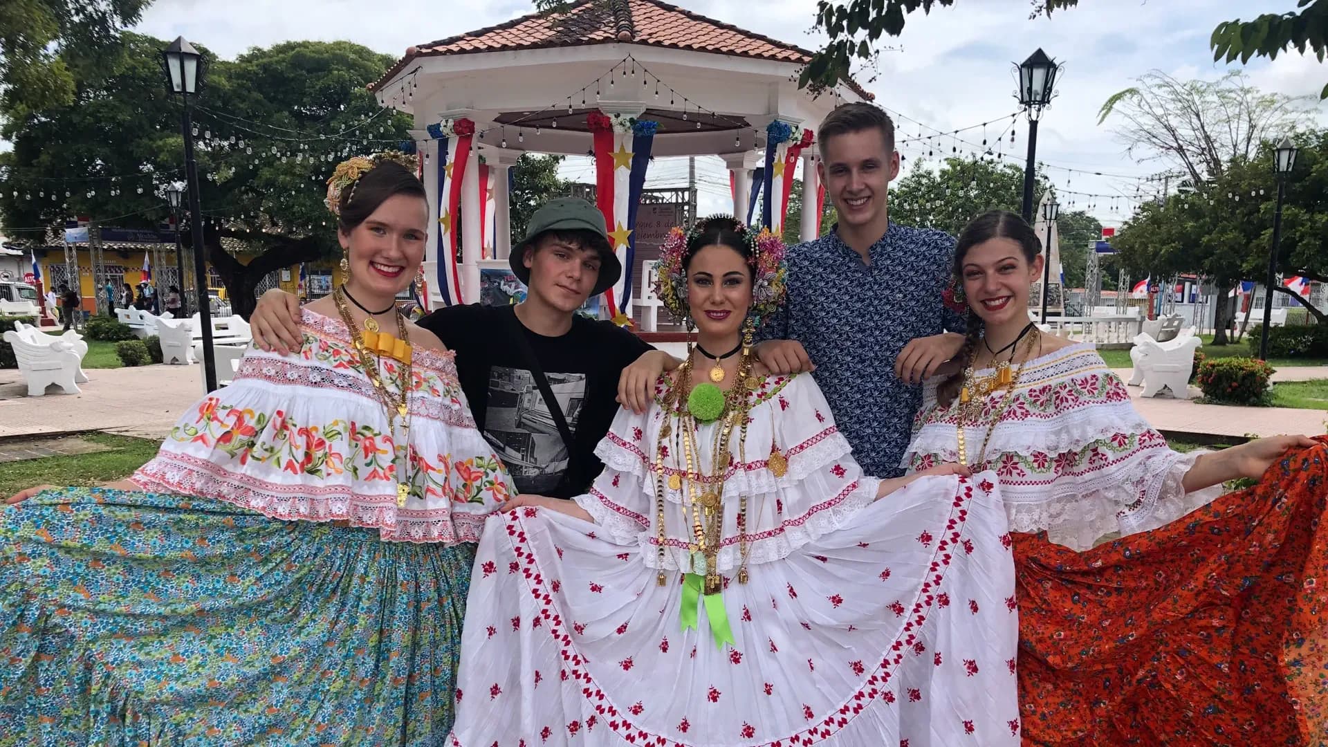 Afs IP   Panama   Gruppo   Costume Tradizionale   Pag Programma   Orizzontale 2