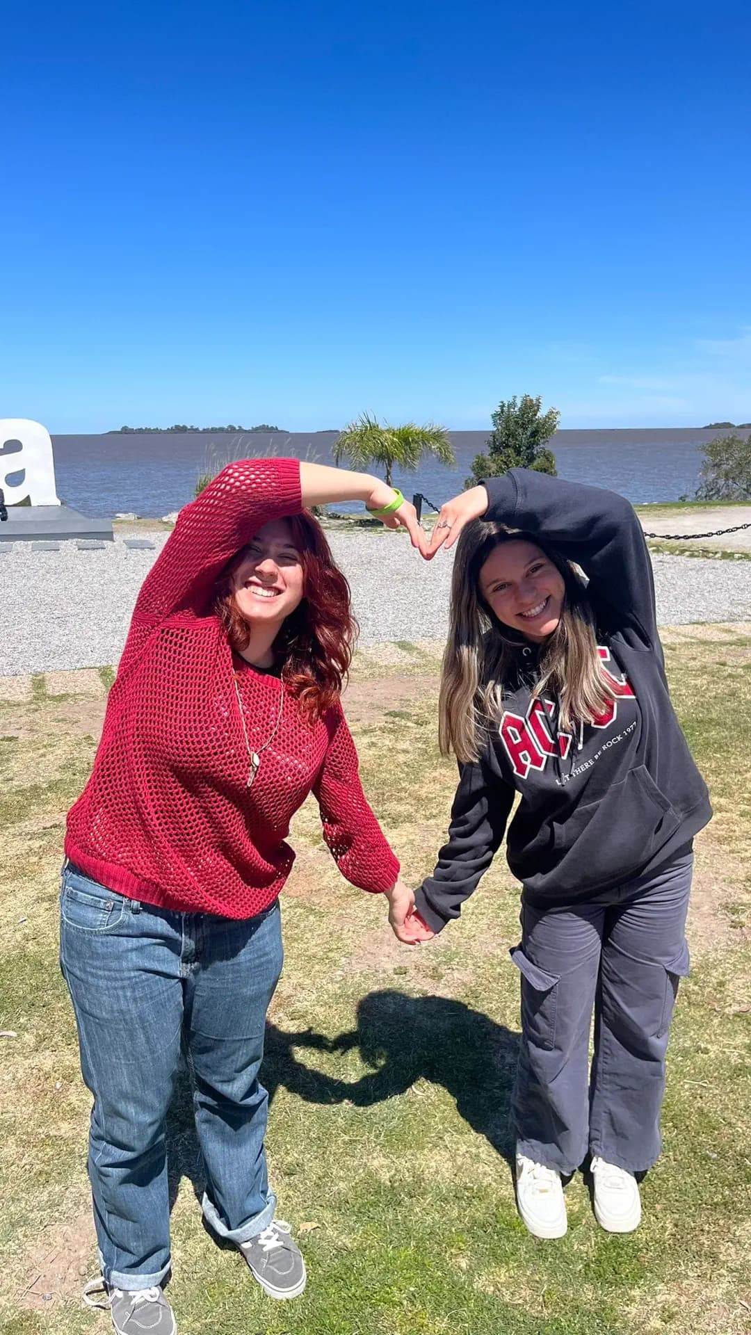 Giulia De Cunsolo Sm Uru 2023    Uruguay   Studentessa   Amiche   Pag Programma   Verticale (15)