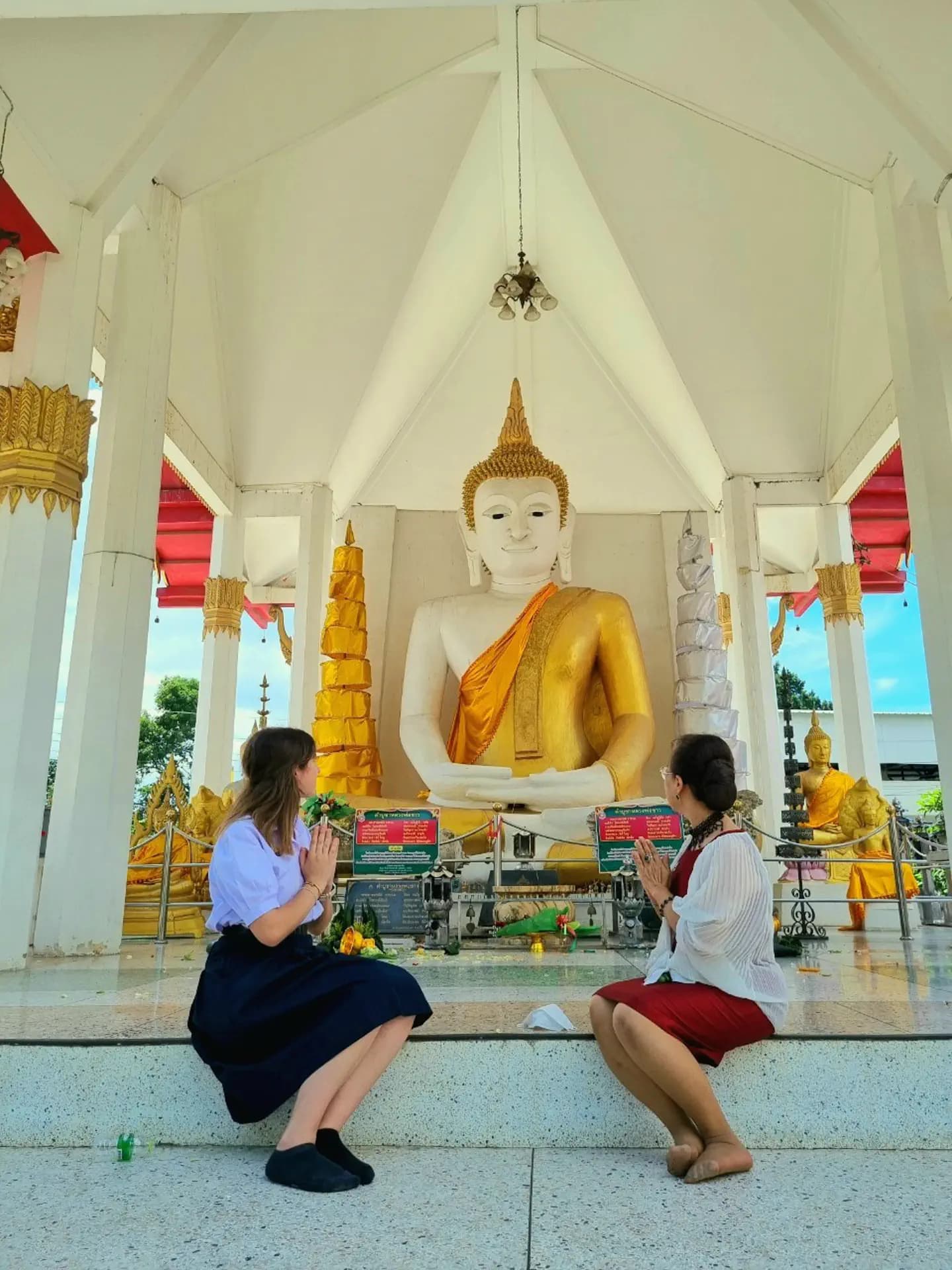 Elena Fanini T Rse Sh 2022 Tha Thailandia Studentessa Preghiera Pag Programma Verticale (4)