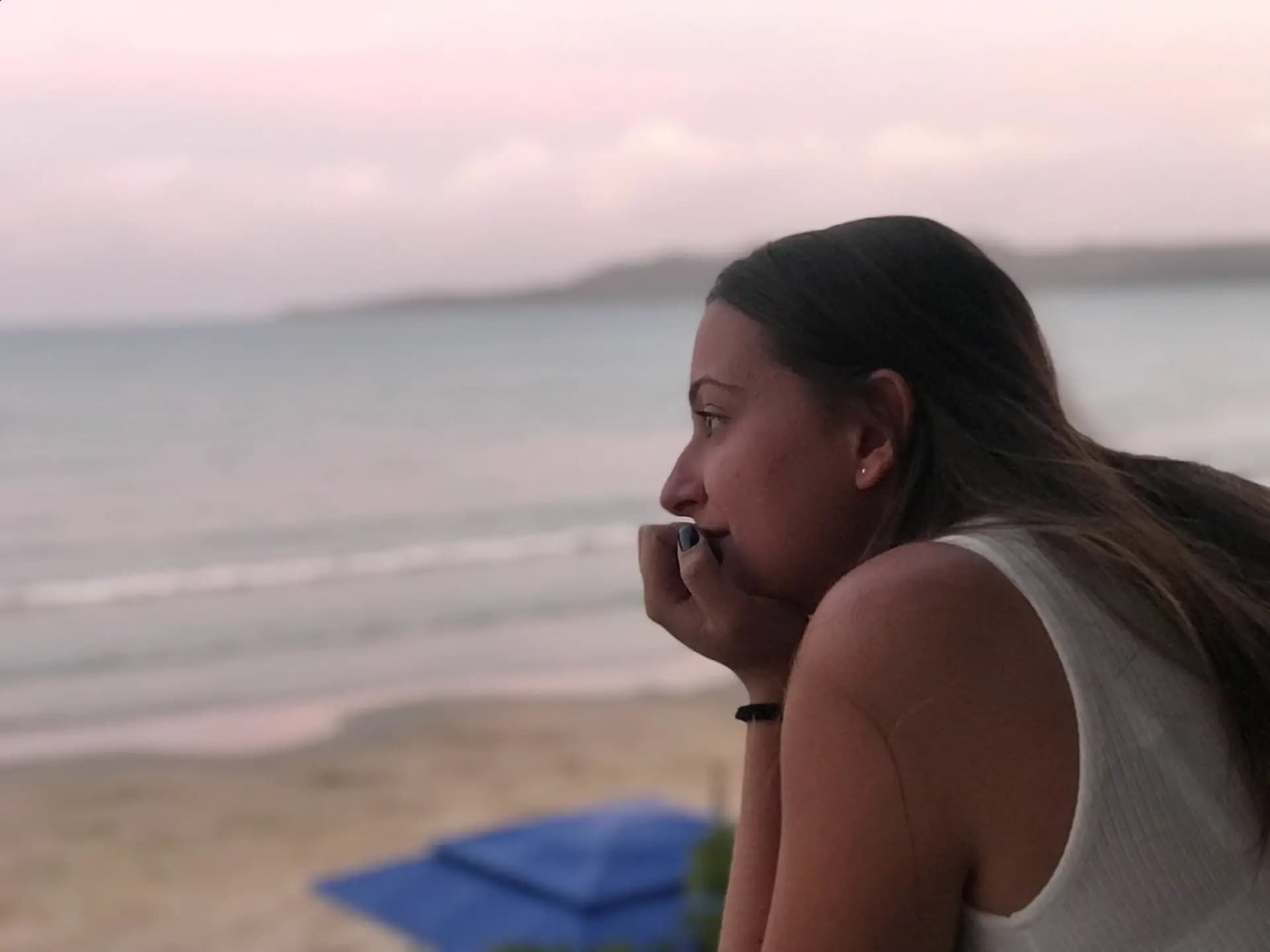 Martina Mele Y Psc Nh 2017 Par   Paraguay   Studentessa   Paesaggio   Mare   Spalle   Pag Paese   Orizzontale