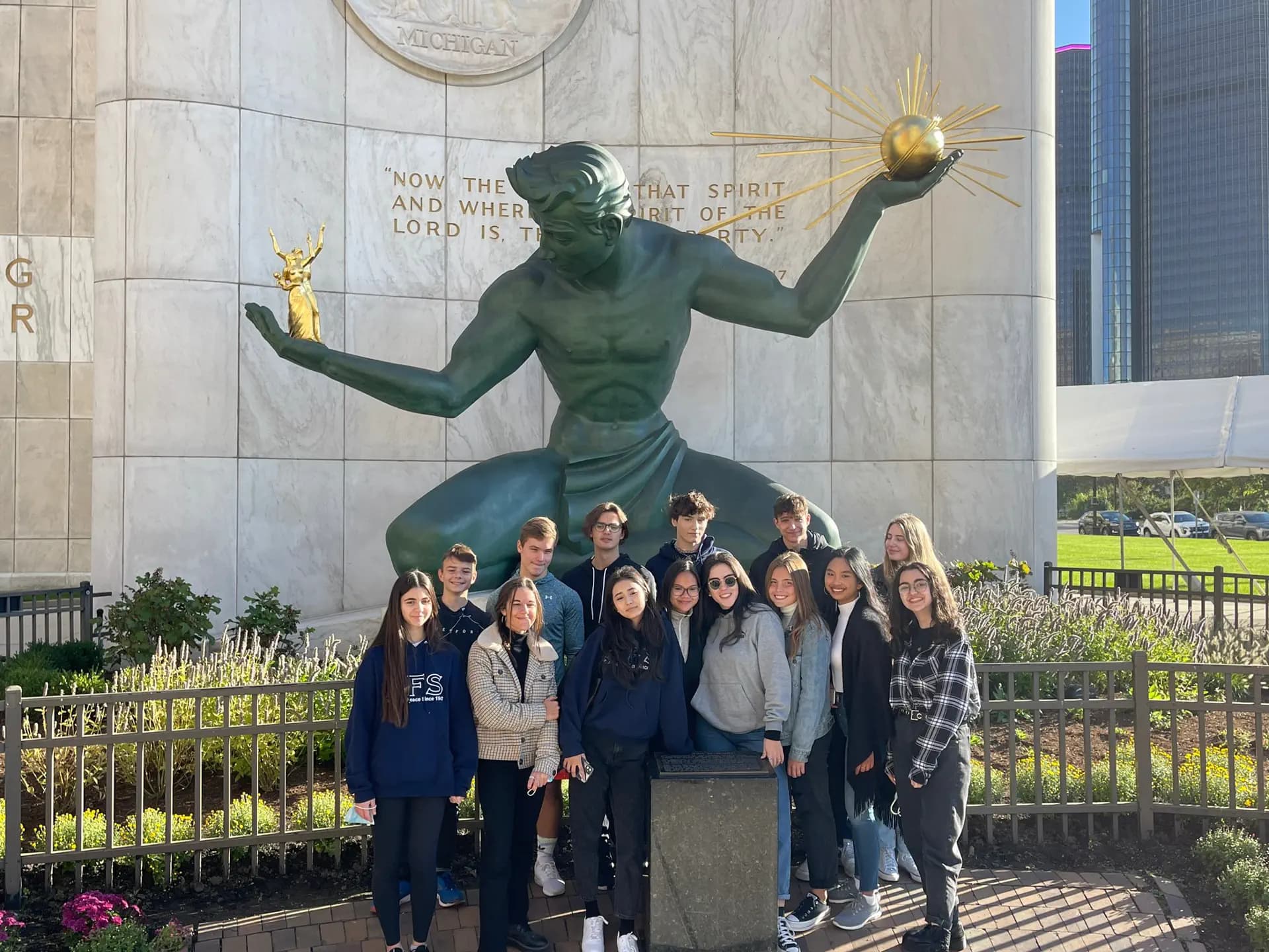 Alessandra Piccolo Y Psc Nh 2021 Usa   Stati Uniti   Studentessa Gruppo   Monumento     Pag Programma   Verticale (4)