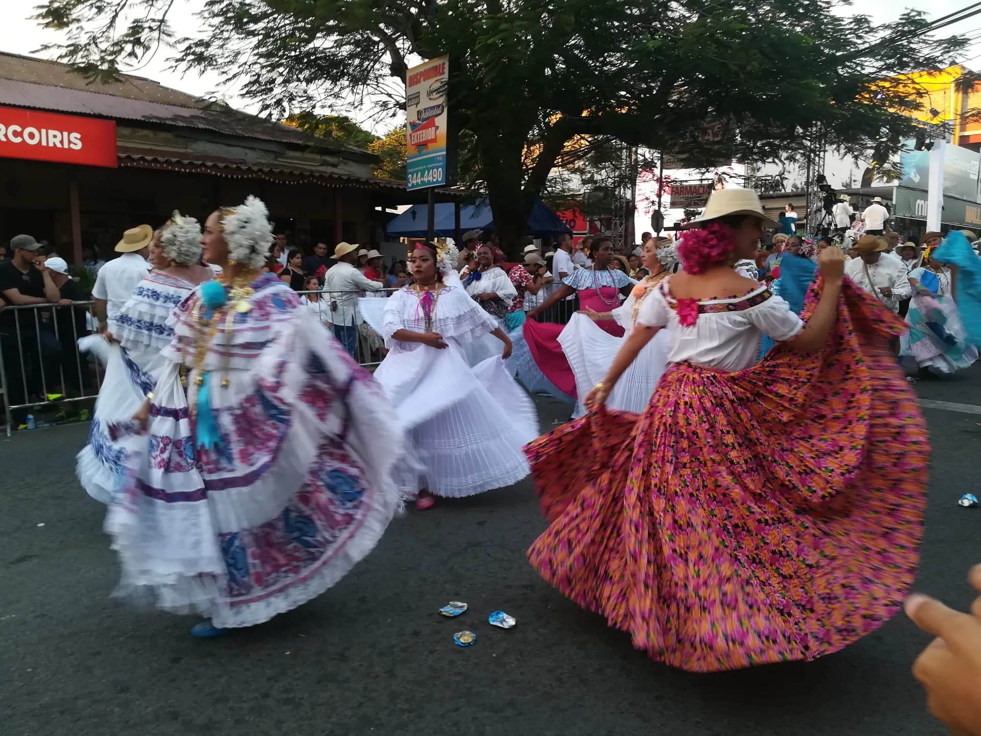 Afs IP   Panama   Gruppo   Costume Tradizionale   Pag Programma   Orizzontale