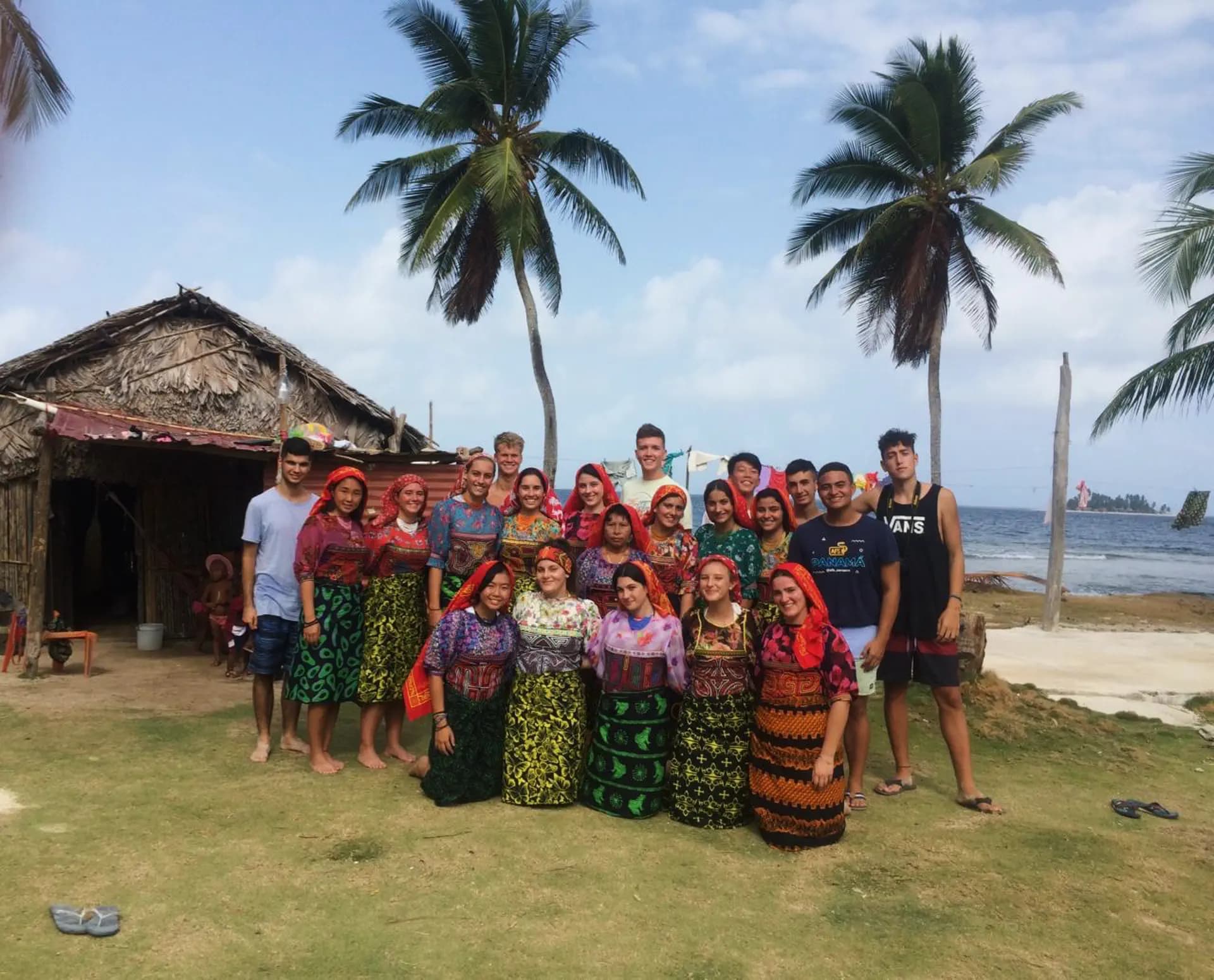 Gemma Marin Y Psc Nh 2018 Pan   Panama   Studentessa   Villaggio   Costume Tradizionale   Pag Programma   Orizzontale (3)