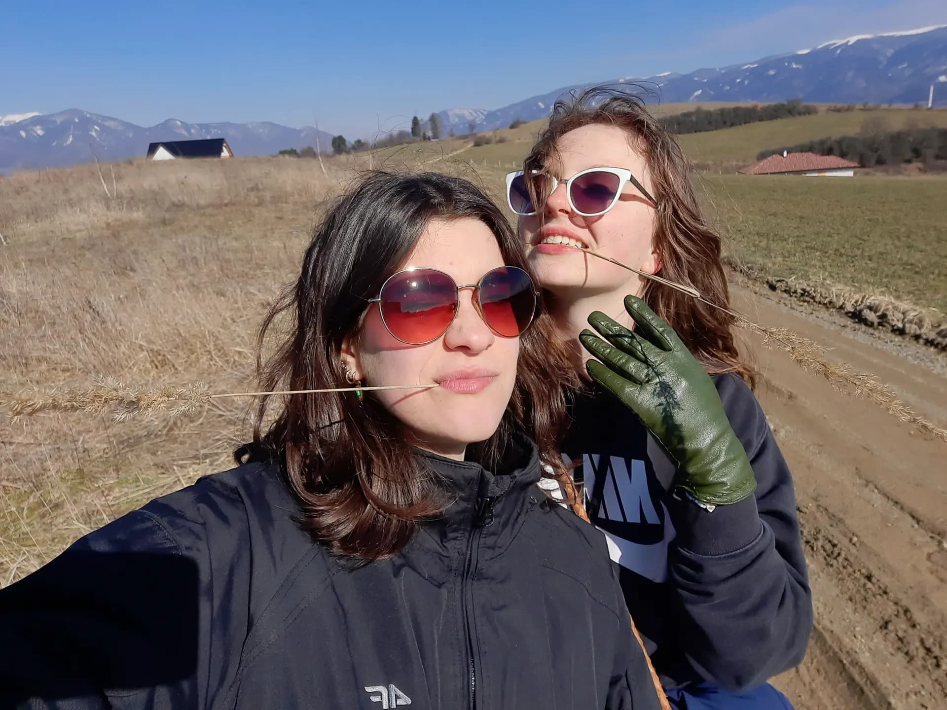 Liù Gallaro Y Psc Nh 2022 Svk Rep Slovacca Studentessa Amiche Primo Piano Pag Programma Orizzontale (5)