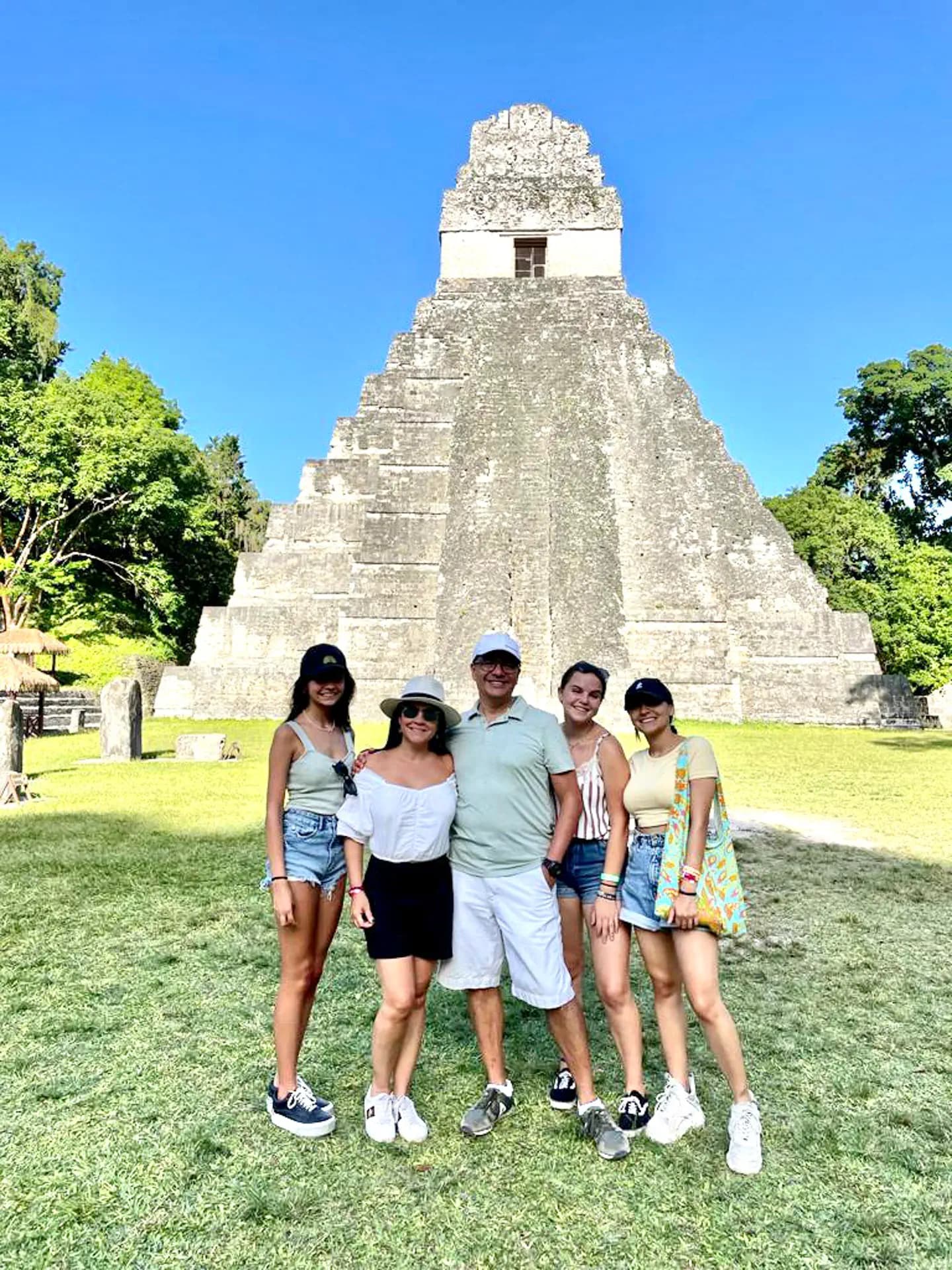 Afs IP Guatemala Gruppo Monumento Pag Paese Verticale (6)