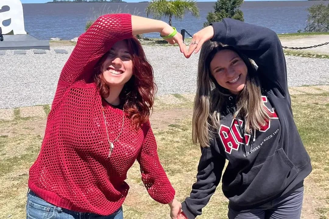Giulia De Cunsolo Sm Uru 2023 Uruguay Studentessa Amiche Pag Programma Verticale (15)