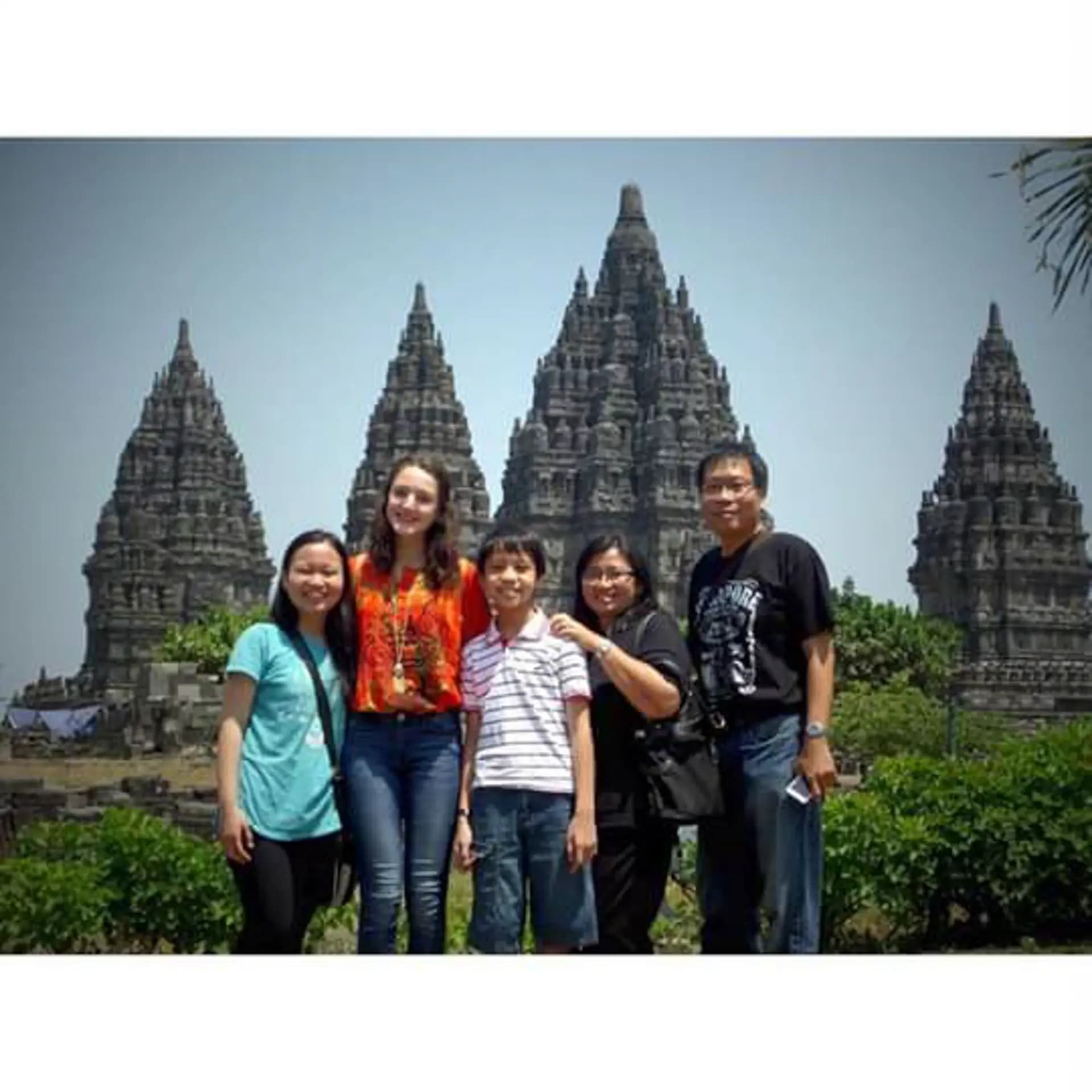 Viola Negri Y Psc Nh 2015 Ina Indonesia Studentessa Famiglia Ospitante Monumento Pag Programma Orizzontale (2)