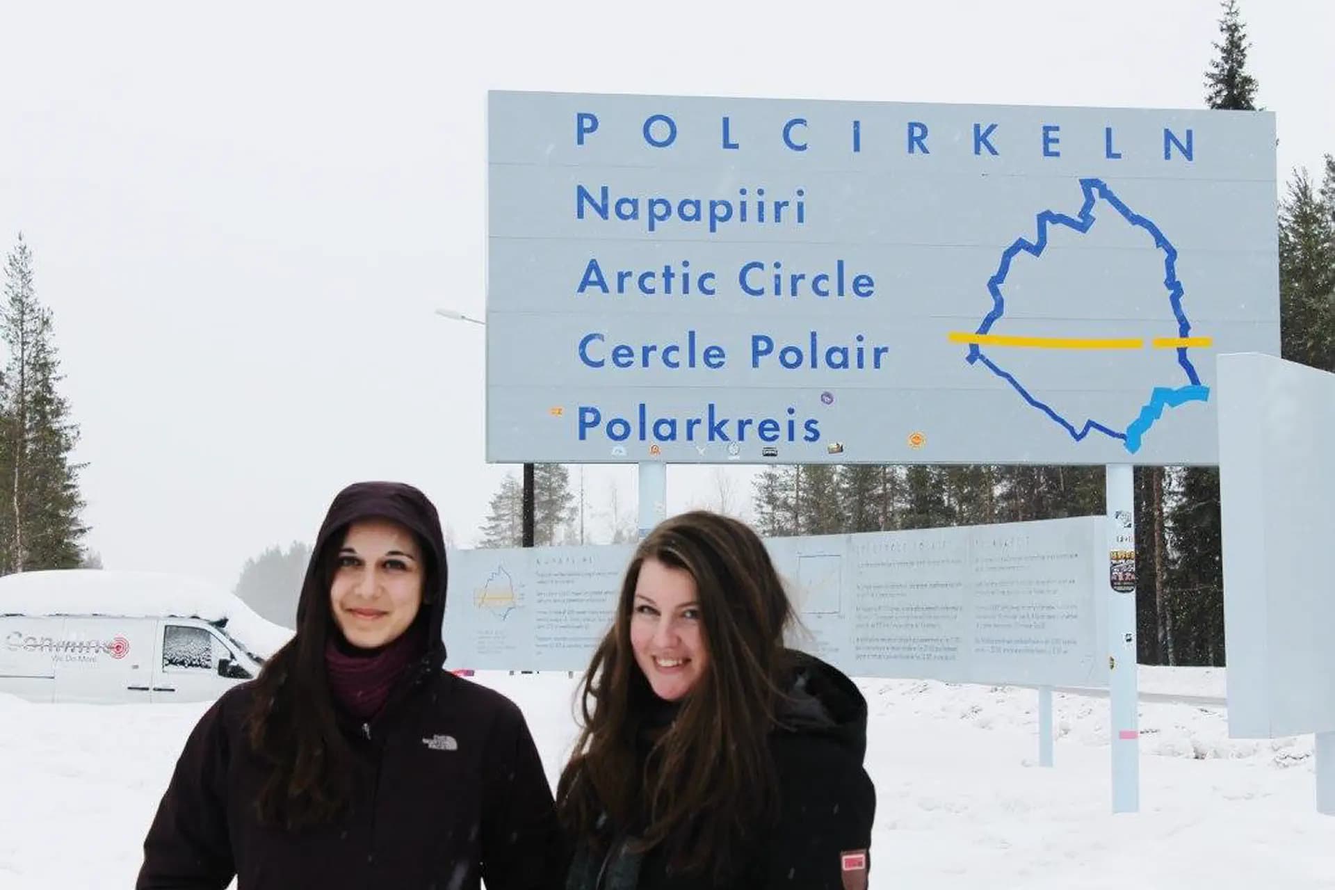 Lavinia Apicella Y Psc Nh 2014 Swe Svezia Studentessa Amiche Paesaggio Pag Paese Orizzontale