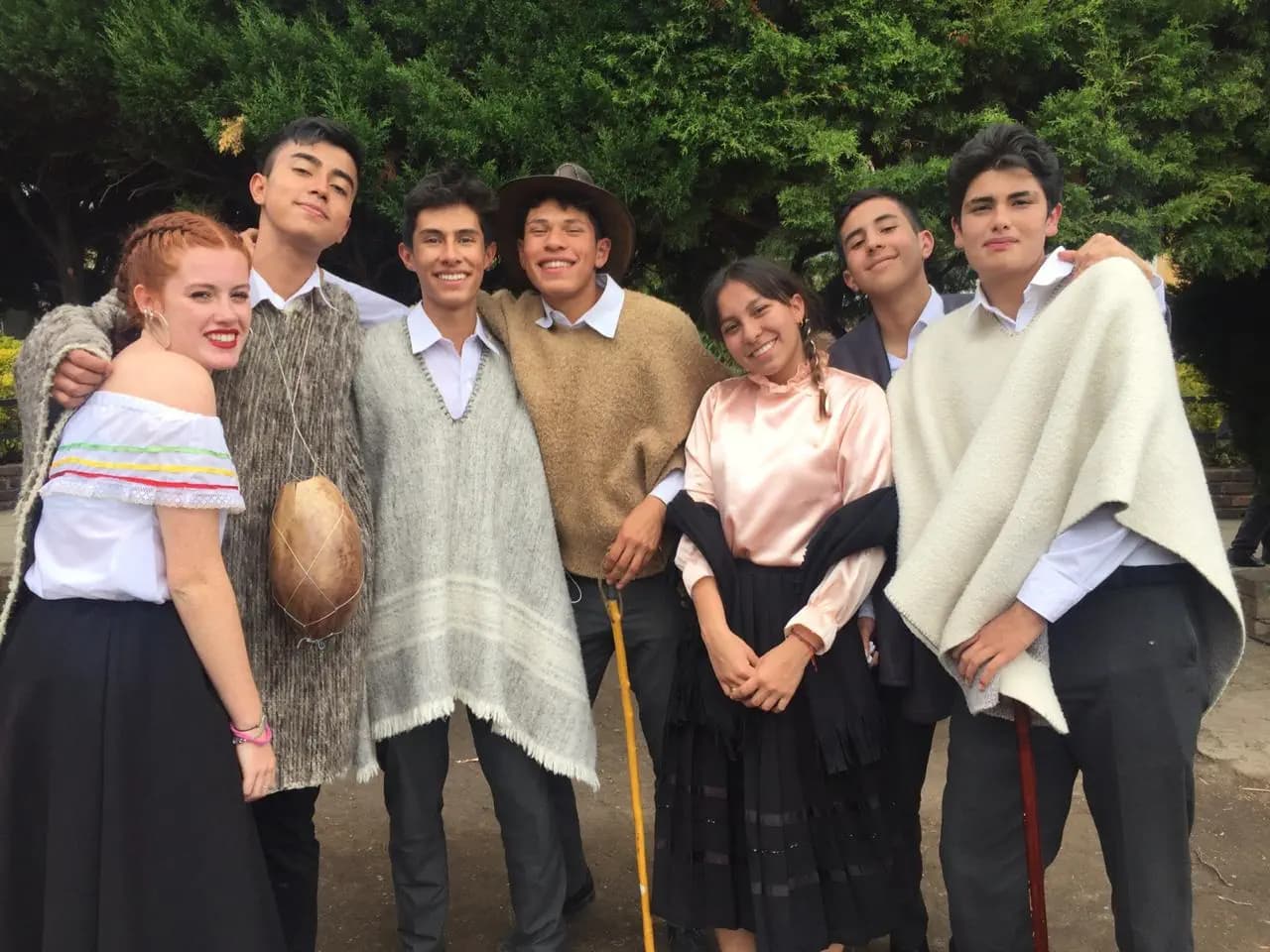 Carlotta Polito Fernandez Sm Col 19 Colombia Studentessa Gruppo Costume Locale Pagina Porgramma Orizzontale (2)