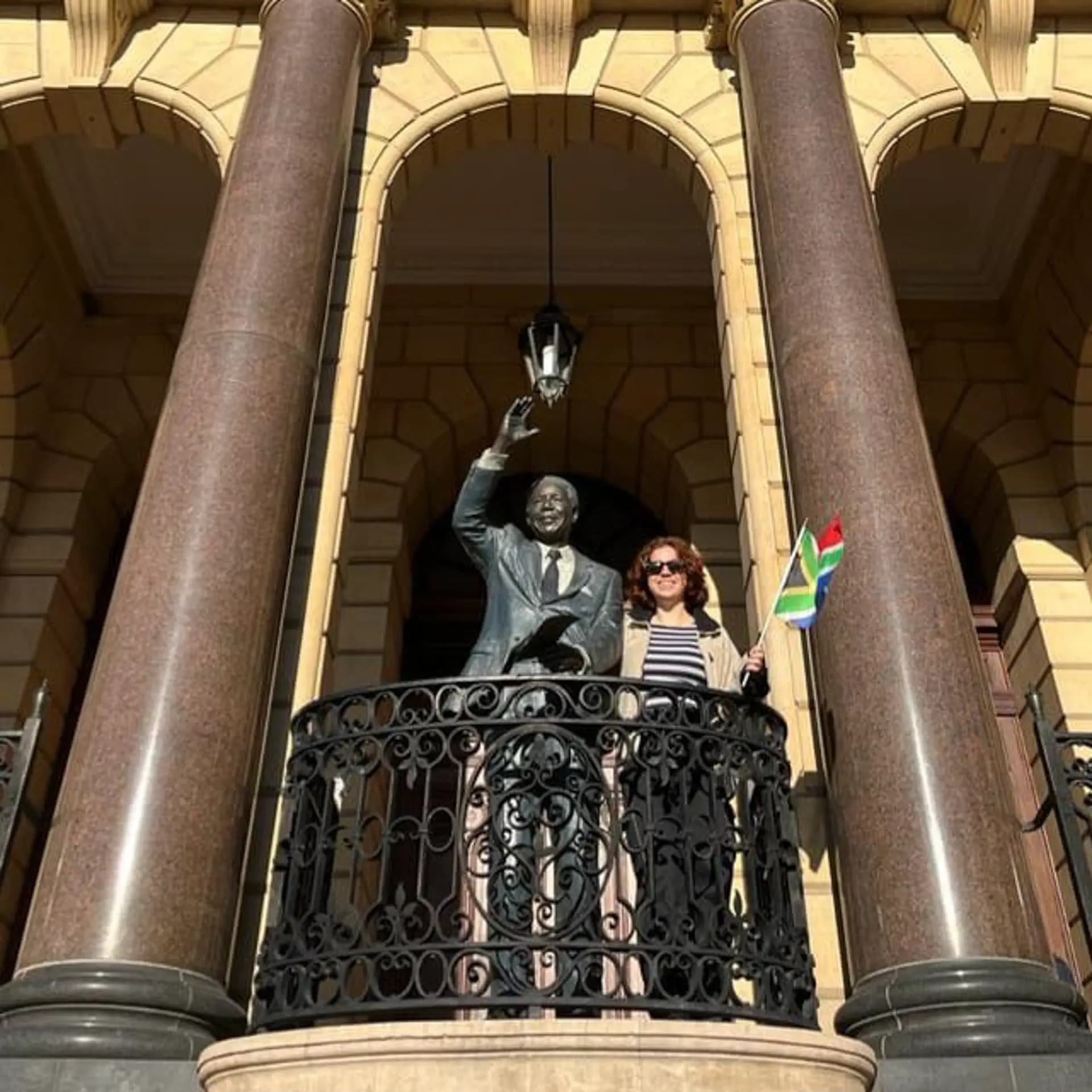 Emma Lucetta Sm Nh Gra 2023 Sudafrica Studentessa Monumento Pag Paese Verticale (1)