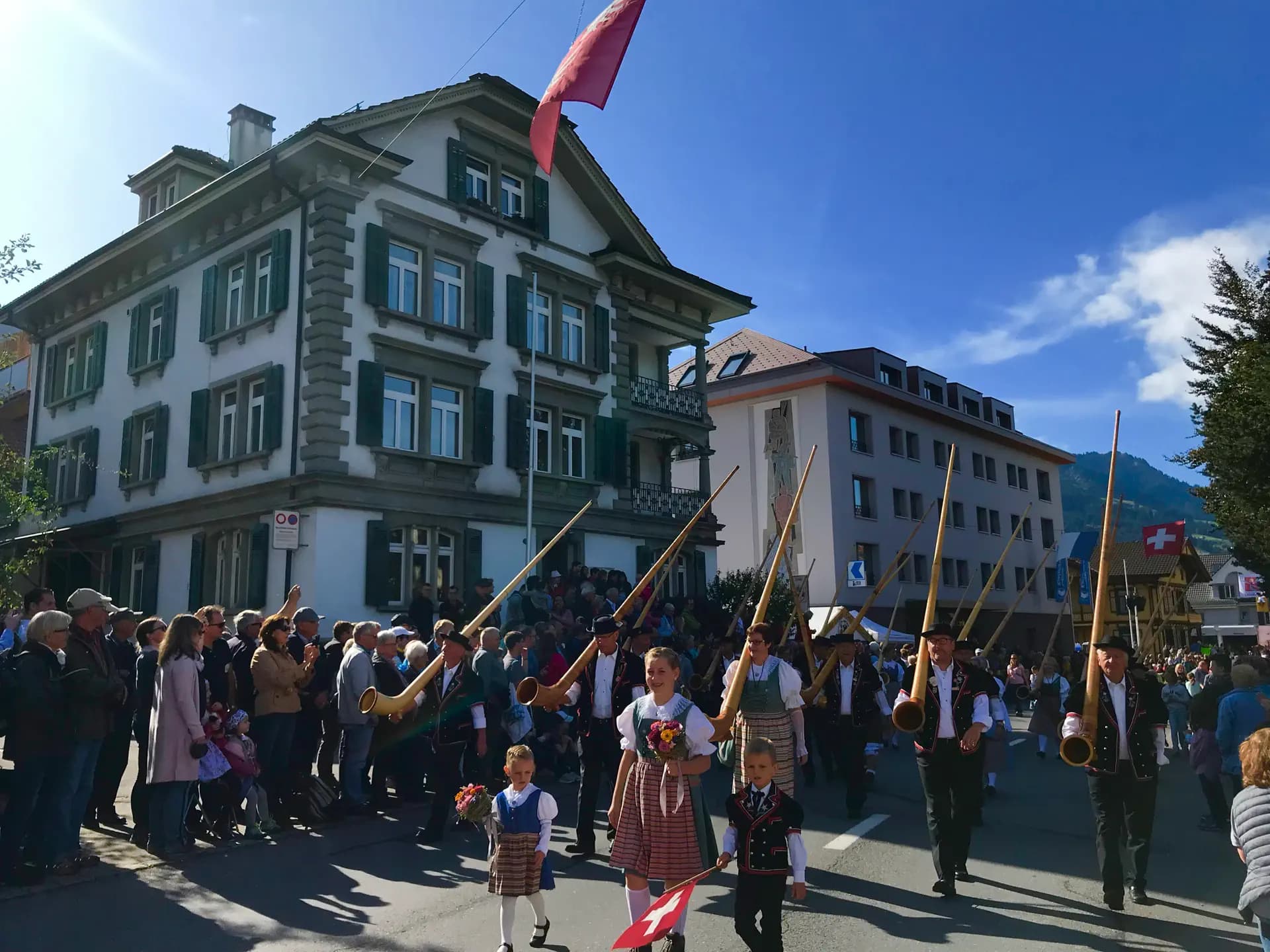 Elisabetta Zilli Y Psc Nh 2019 Sui Svizzera Città Costume Tradizionale Festa Studentessa Pag Paese Orizzontale (3)