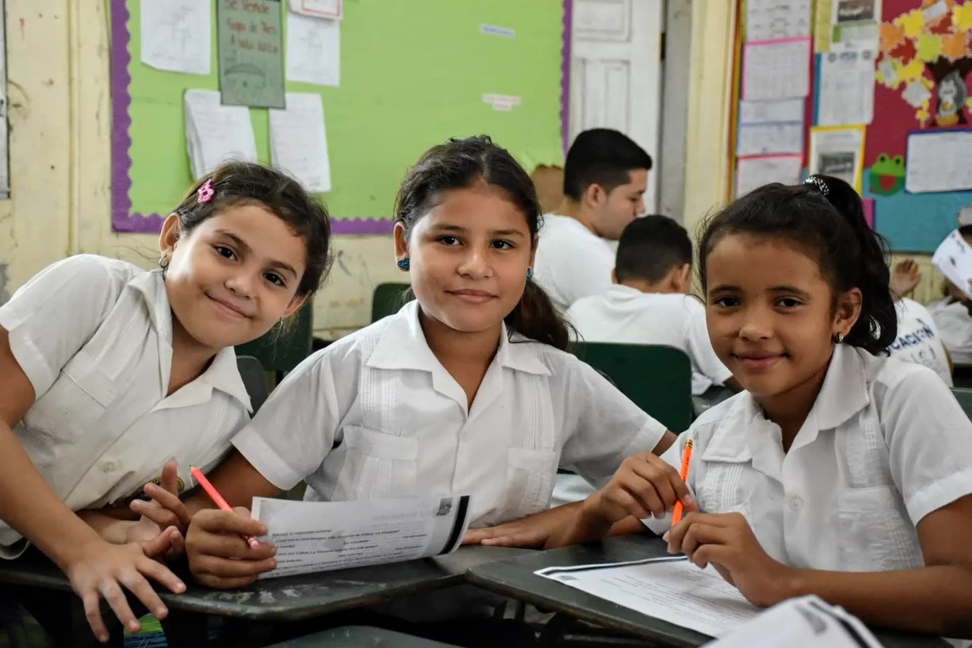 Alice Zanoli Y Psc Nh 2019 Hon Honduras Studentessa Scuola Calsse Divisa Pag Programma Orizzontale (4)