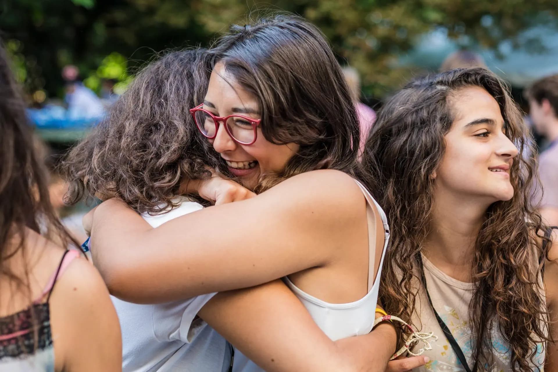 Abbraccio Studentesse