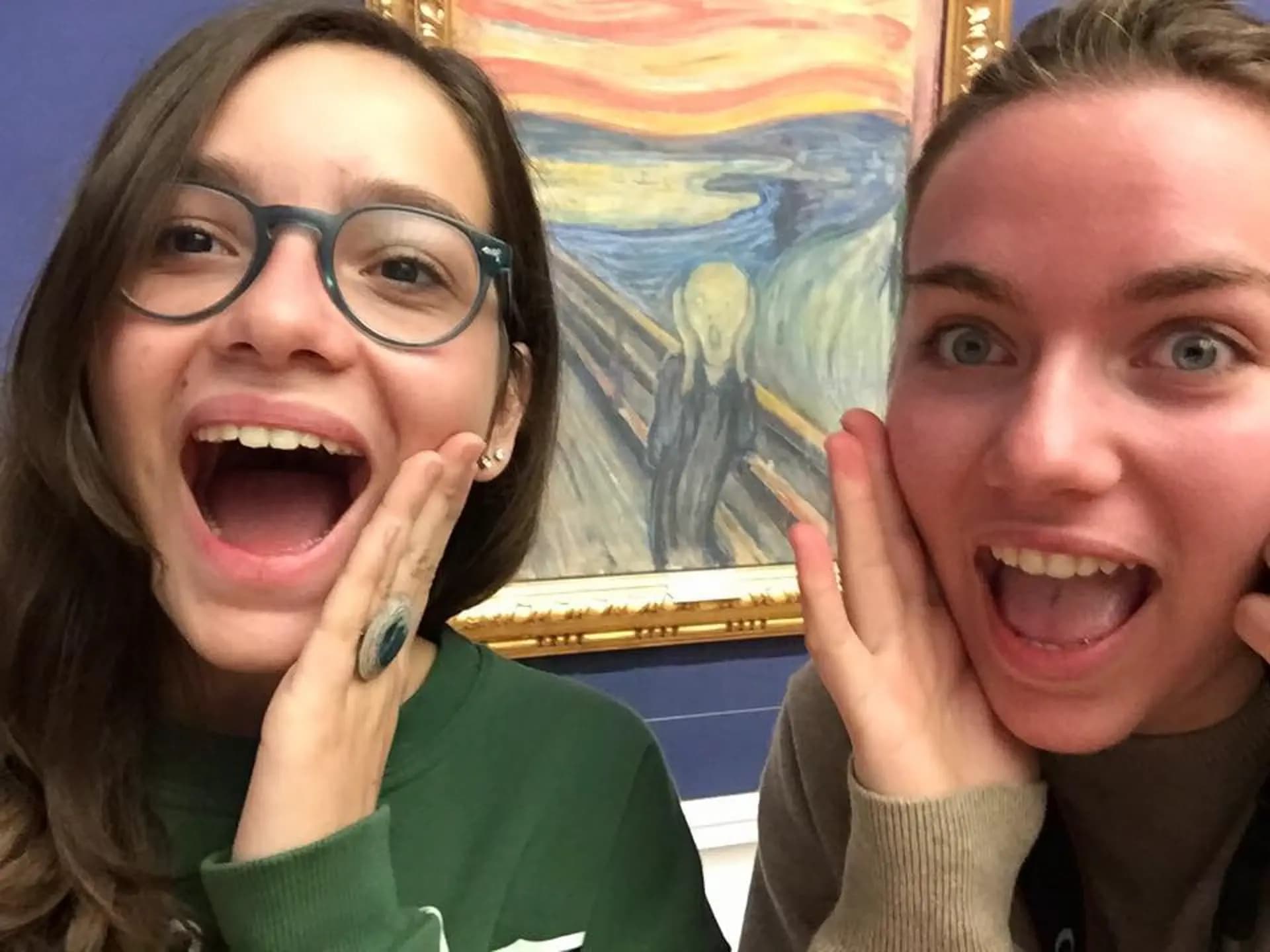Julia Luthi Y Psc Nh 15 Swe Svezia Studentessa Amiche Primo Piano Studentessa Pag Programma Orizzontale (2)
