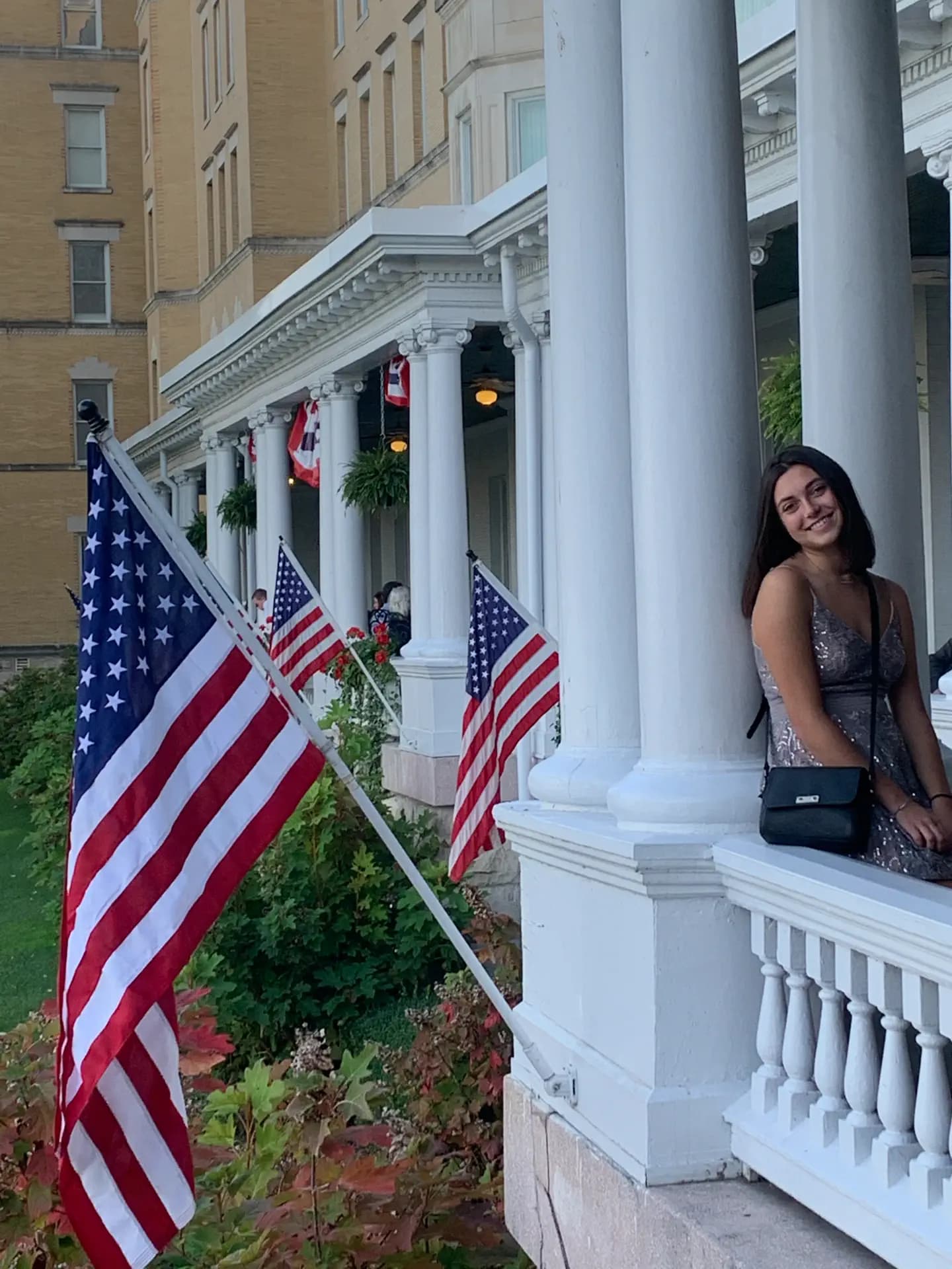 Livia Dallai Y Psc Nh 2019 Usa Stati Uniti Studentessa Monumento Bandiera Pag Paese Verticale