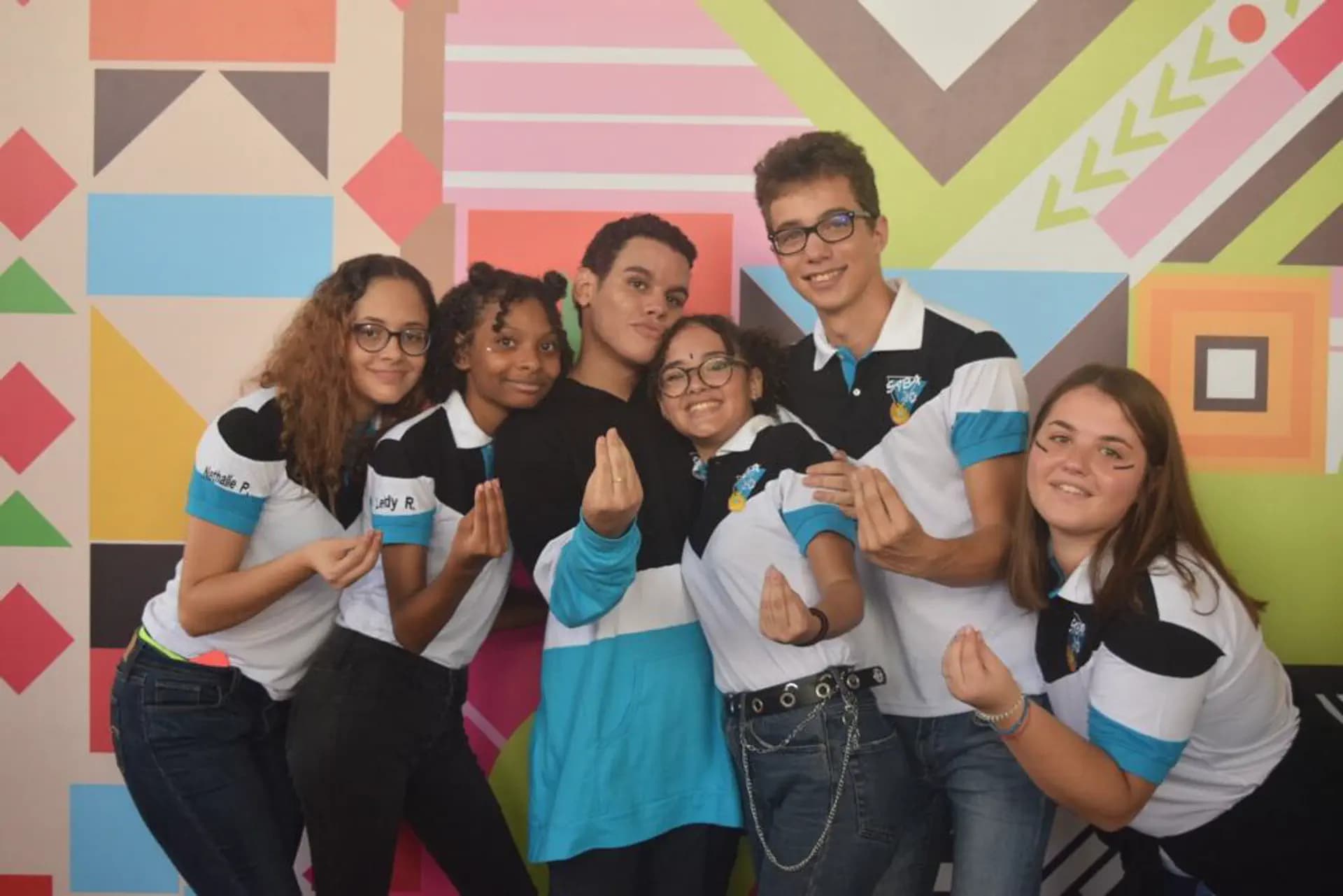 Rebecca Albertini Y Psc N H2019 Dom Rep Dominicana Studentessa Gruppo Murales Pag Programma Orizzontale