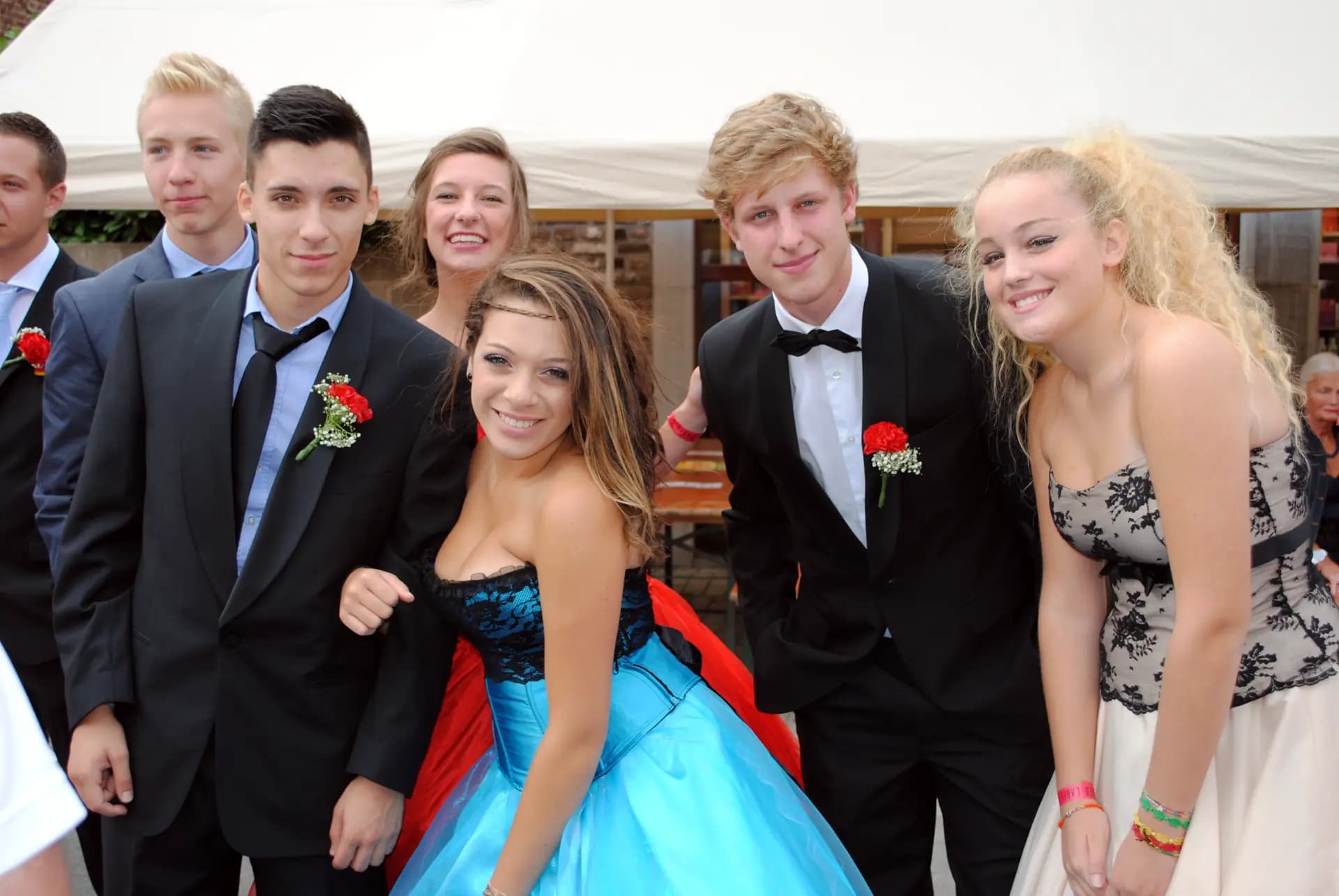 Anna Calandra Ypbf R13 Belgio Bfr Studentessa Gruppo Prom Esterna Pag Programma Orizzontale
