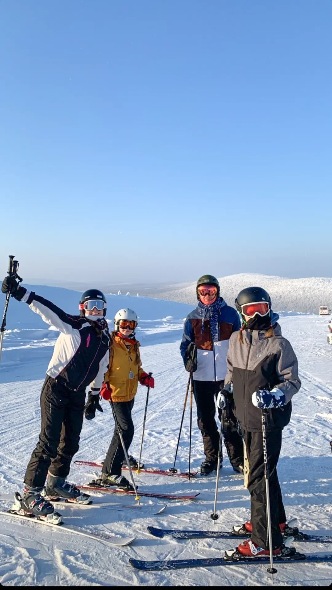 Benedetta Bernardi Y Psc Nh 2022 Fin Finlandia Studentessa Amici Sport Paesaggio Neve Pag Programma Verticale (6)