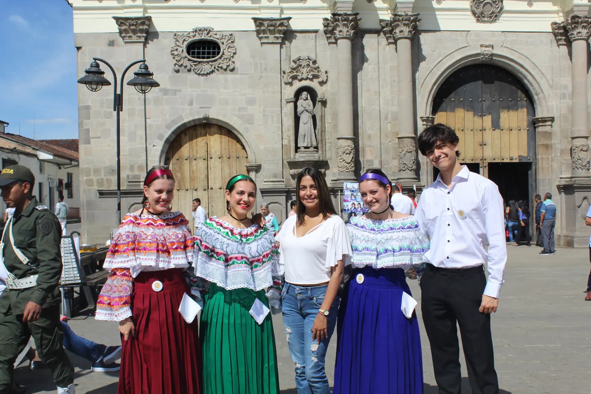 Maria Vasti Y Psc N H18 Col Colombia Studentessa Gruppo Abito Tradizionale Pag Programma Orizzontale