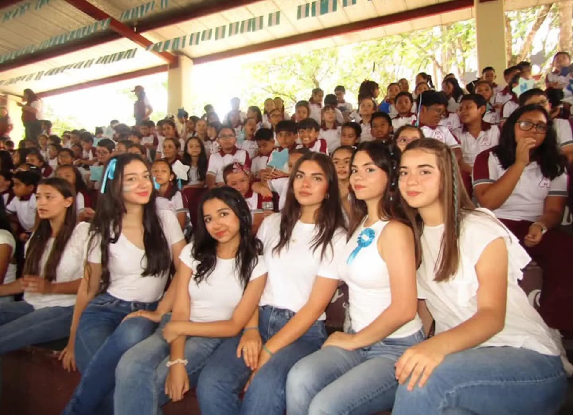 Bianca Maiolino Y Psc N H2025 Hon Cl Augusta Honduras Studentesse Gruppo Scuola Pag Programma Orizzontale (5)