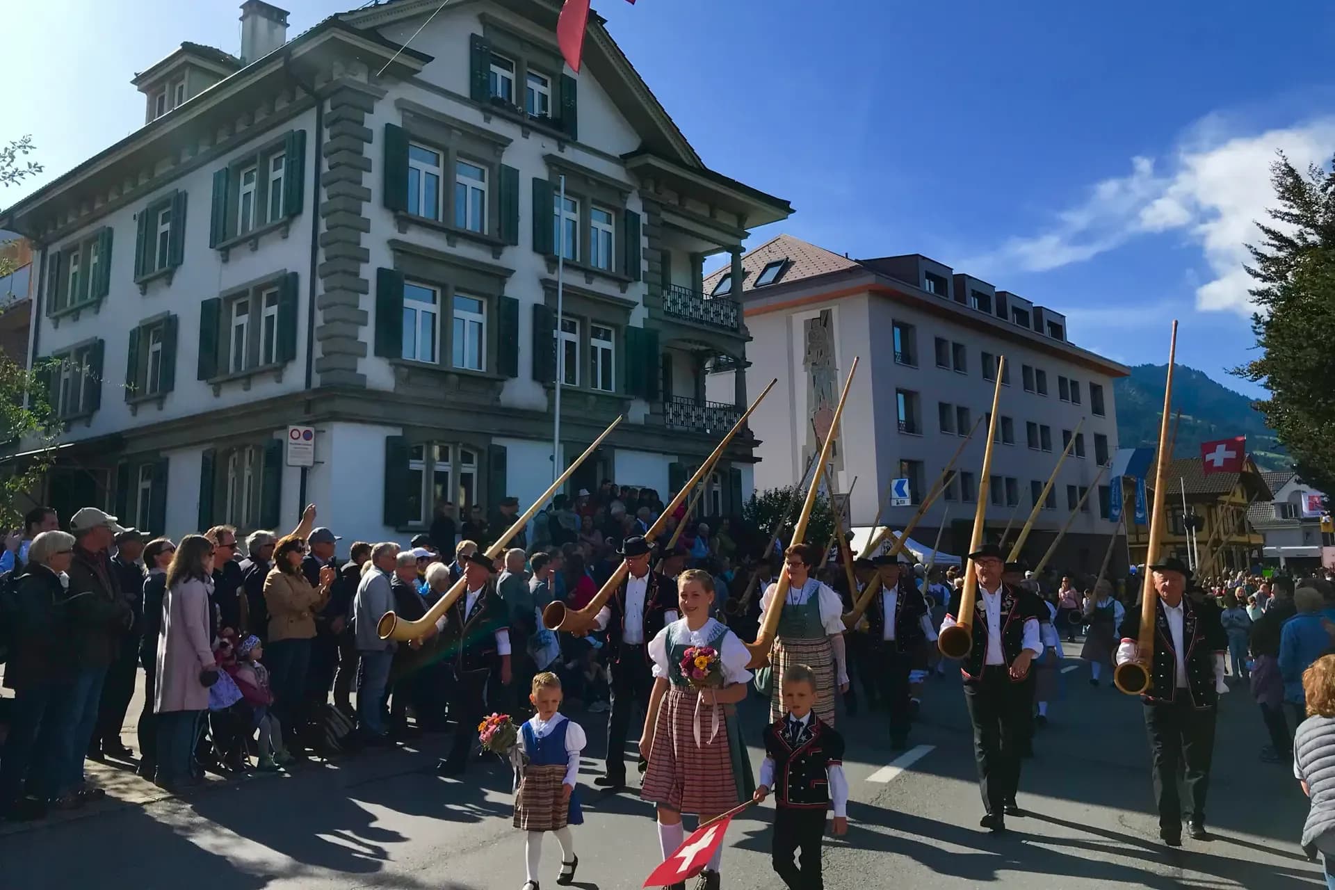 Elisabetta Zilli Y Psc Nh 2019 Sui Svizzera Città Costume Tradizionale Festa Studentessa Pag Paese Orizzontale (3)