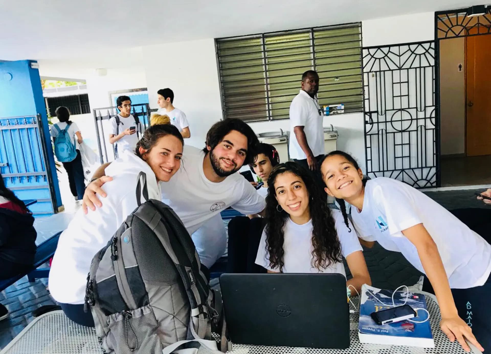 Nicole Pezzuto Y Psc Nh 2017 Dom Rep Dominicana Studentessa Amici Scuola Pag Programma Orizzontale (9)