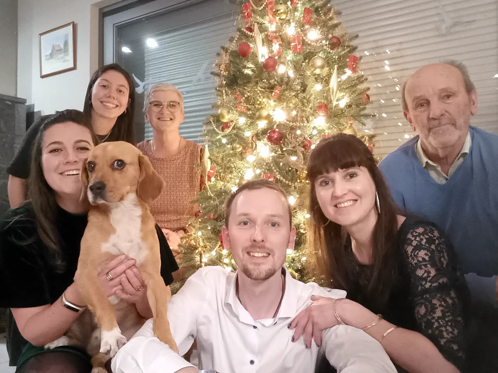 Camilla Ruscigno Ypbfl 21 22 Belgio Bfl Studentessa Famiglia Ospitante Casa Cane Pag Programma Orizzontale