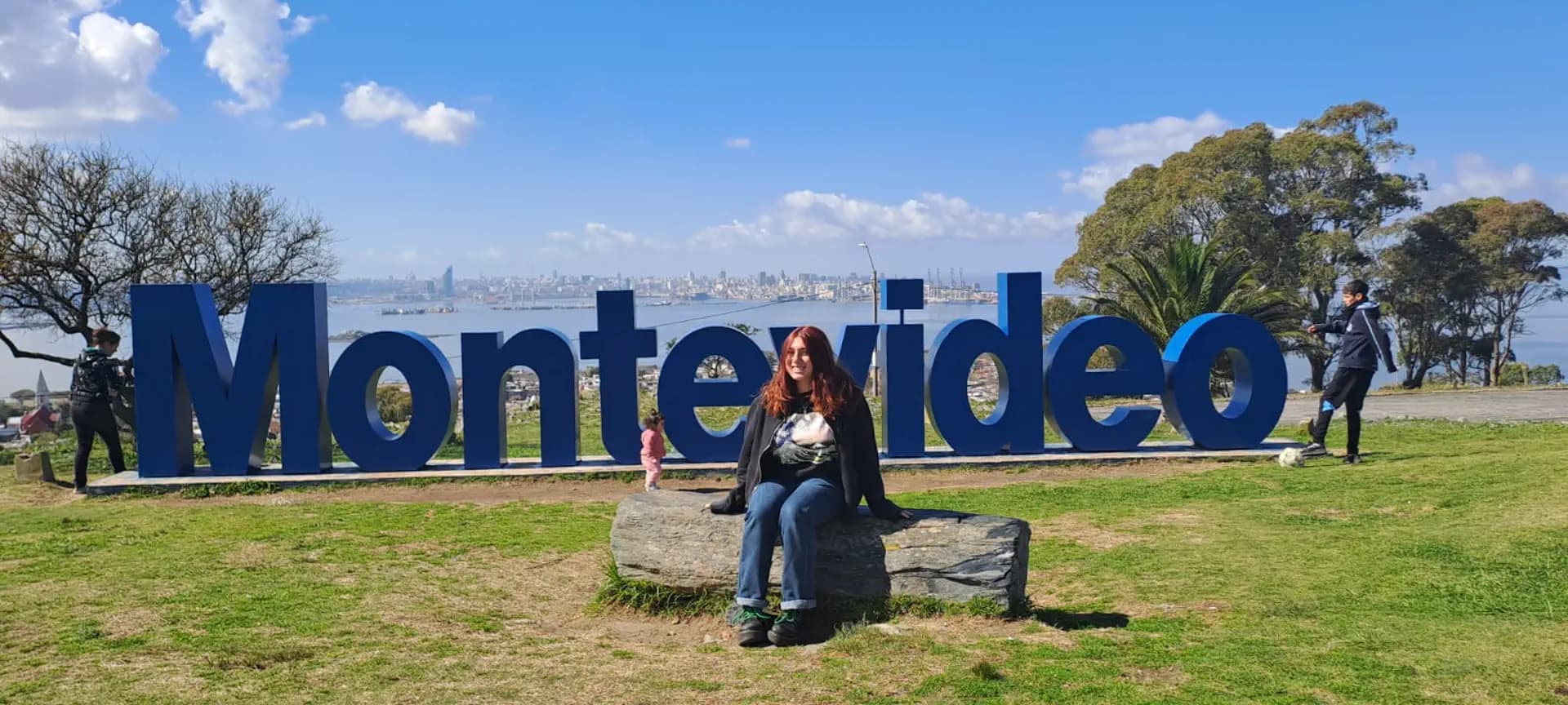 Giulia De Cunsolo Smuru 2023 Uruguay Studentessa Cartello Pag Paese Orizzontale (5)