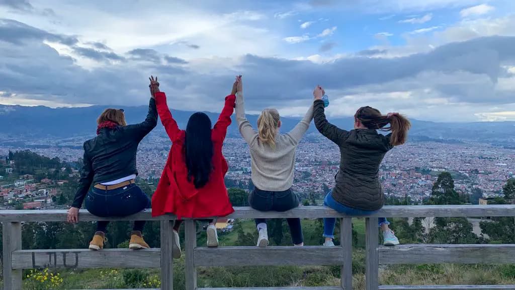 Afs IP Ecuador Gruppo Spalle Città Pag Paese Orizzontale