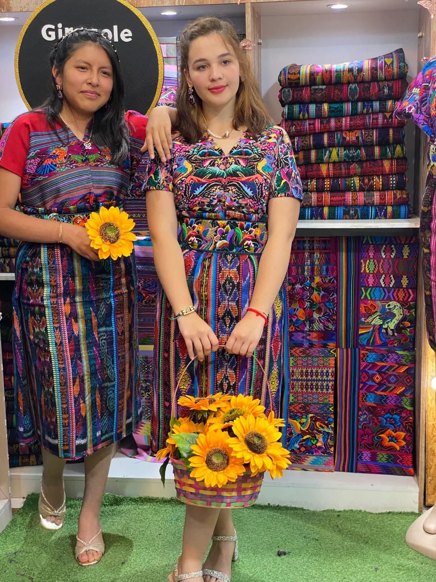 Afs IP Guatemala Studentessa Abito Tipico Pag Paese Verticale (7)