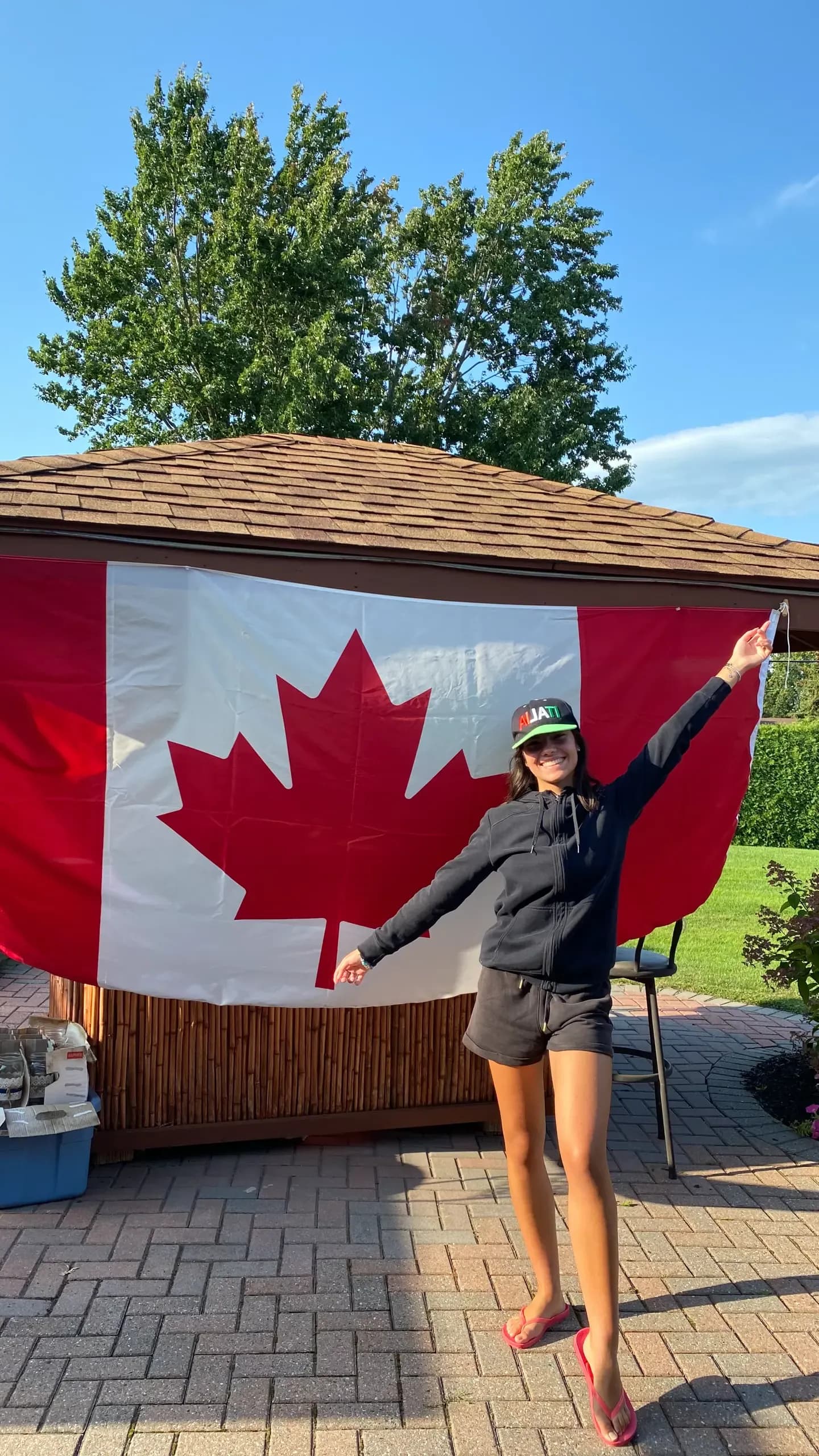 Federica Lavenuta Ypca Nengl 21 Canada Anglofono Studentessa Bandiera Esterna Pag Paese Orizzontale
