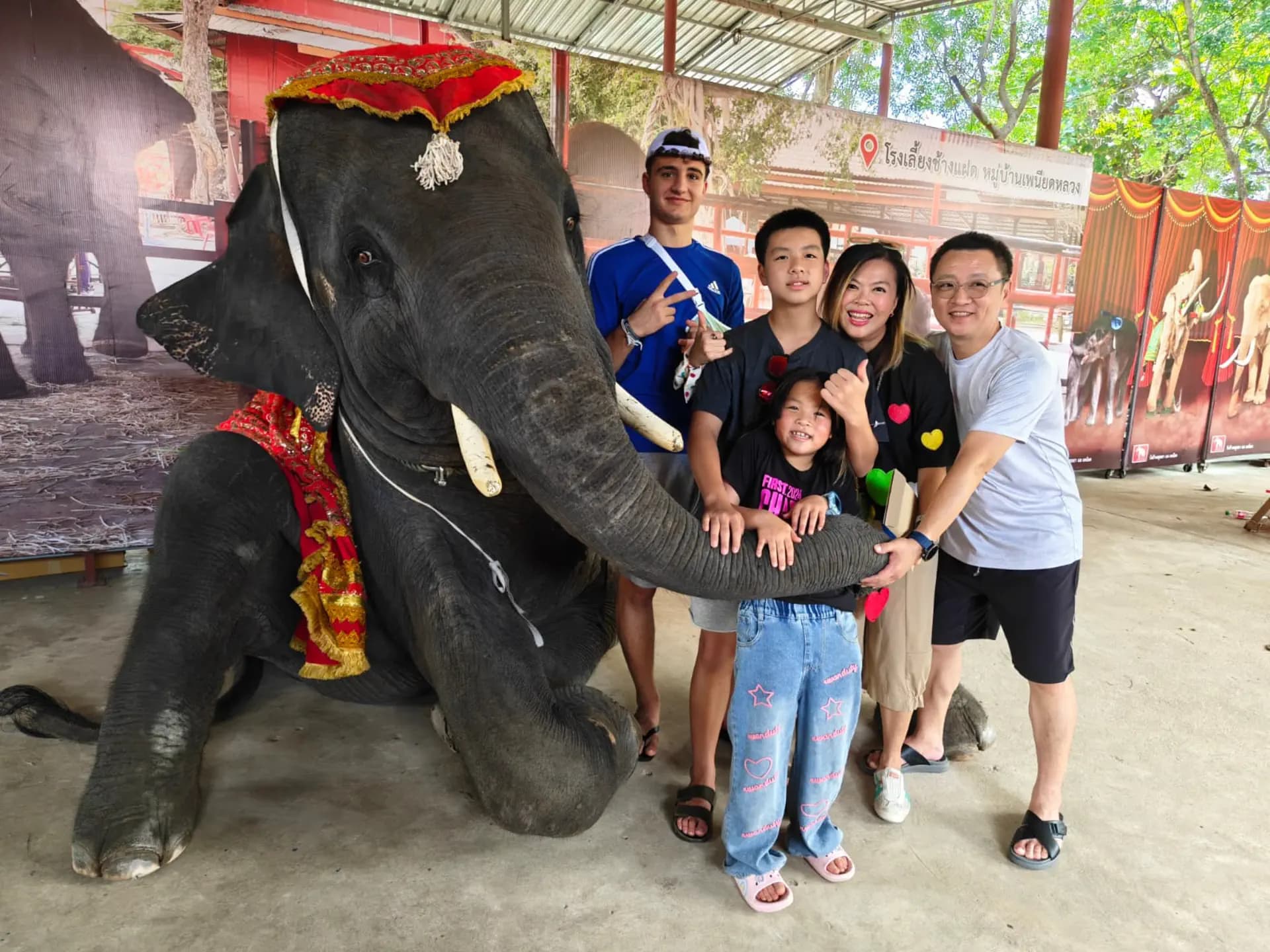 Edoardo Degl Innocenti Tr 2025 Tha Thailandia Studente Famiglia Ospitante Animale Pag Programma Orizzontale