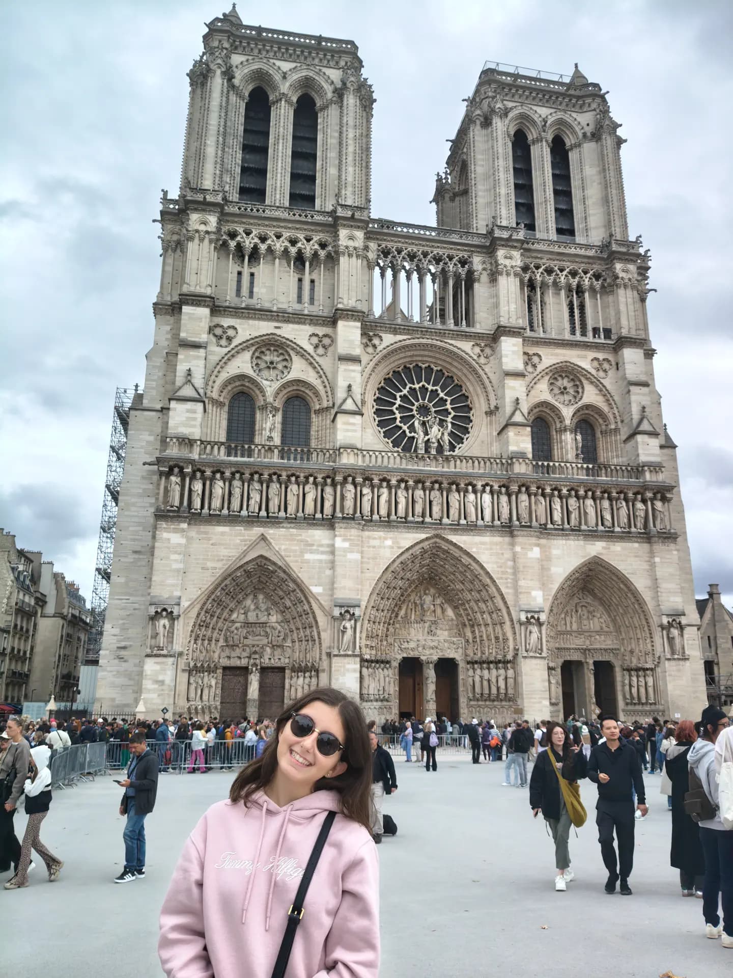 Camilla Corradi S Msc N H2025 Fra Cl Cremona Francia Studentessa Monumento Pag Paese Verticale