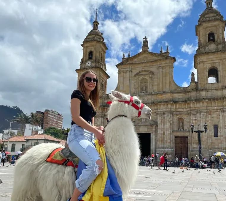 Rosa Crabolu S Msc S H21 Col Colombia Studentessa Muales Pag Paese Veeticale (3)