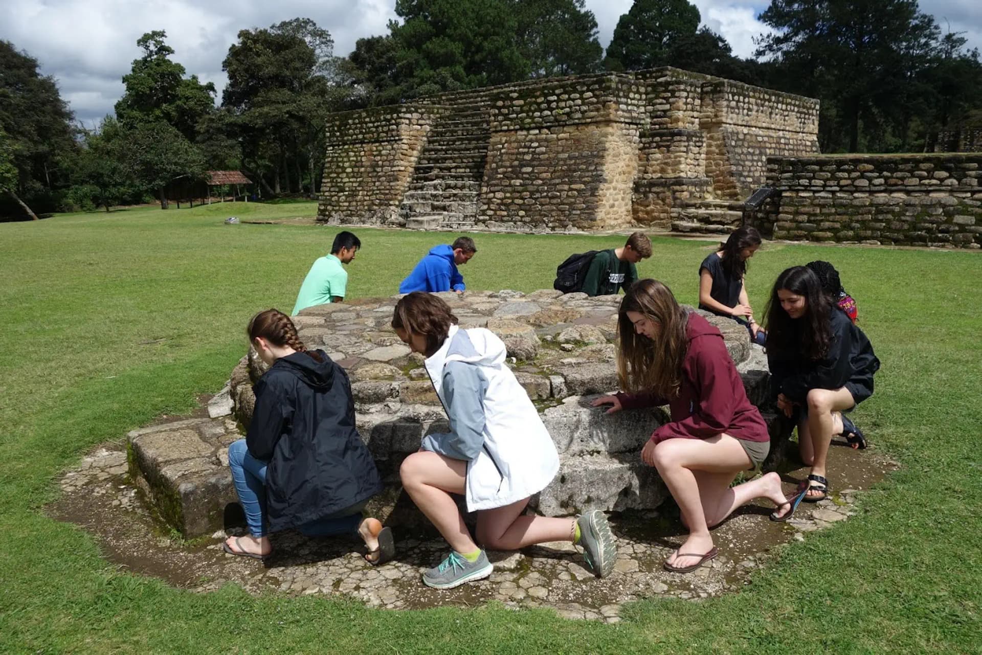 Afs IP Guatemala Gruppo Monumento Pag Paese Orizzontale