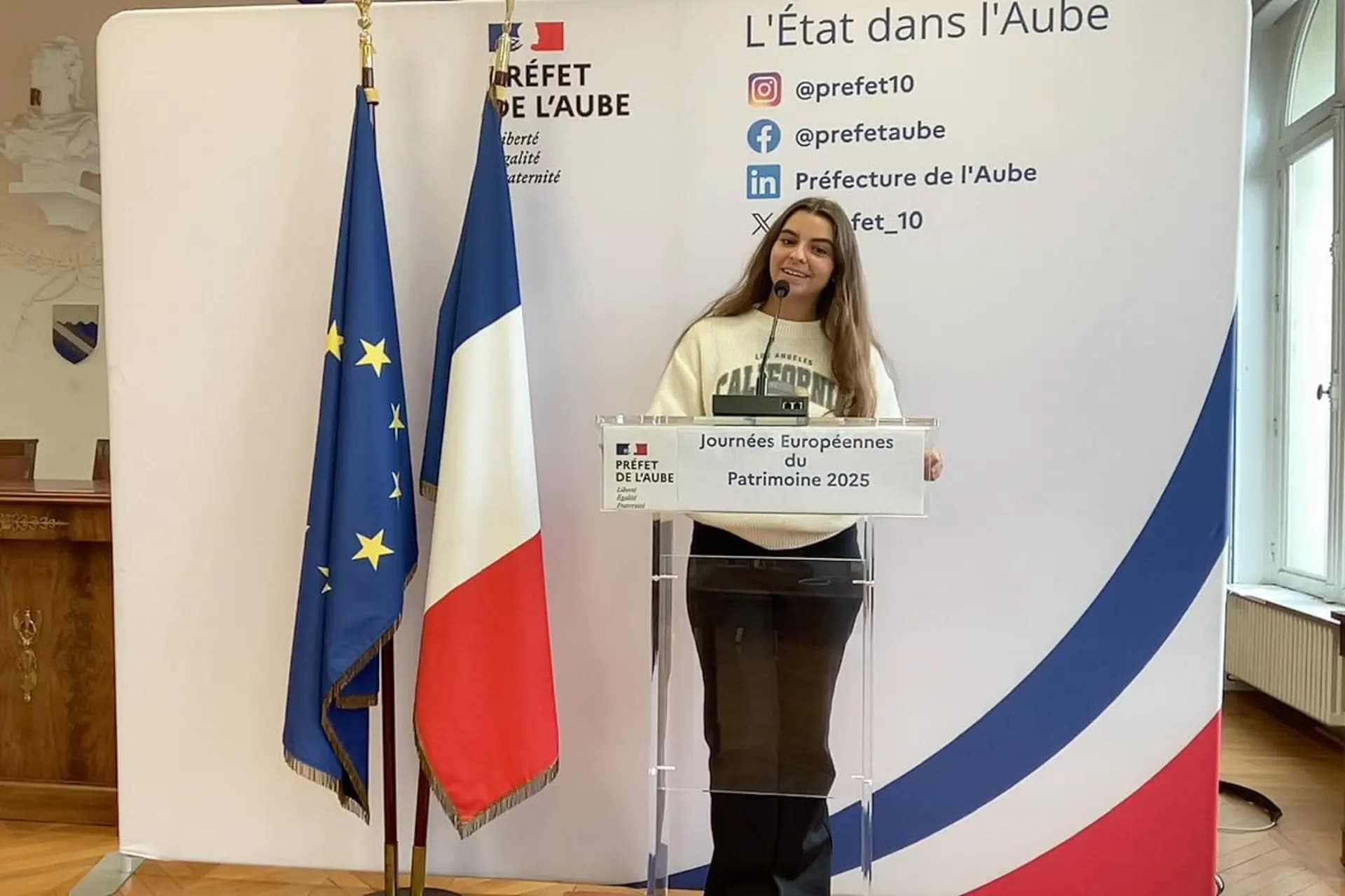Rossella Martinelli T Rp2 Nh 2025 Fra Cl Napoli Francia Studentessa Bandiera Evento Pag Programma Orizzontale (1)