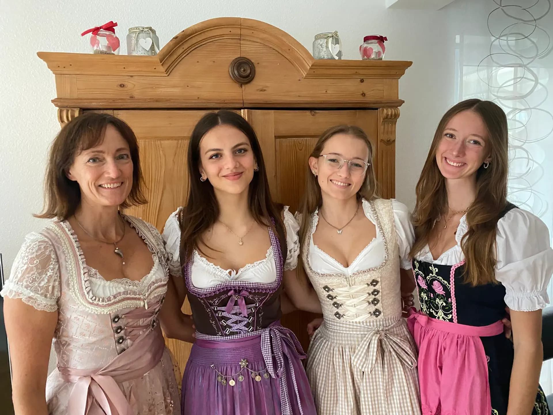 Sveva Salvi Ypegm 2024 Cl Bergamo Germania Amiche Costume Tradizionale Pag Paese Orizzontale