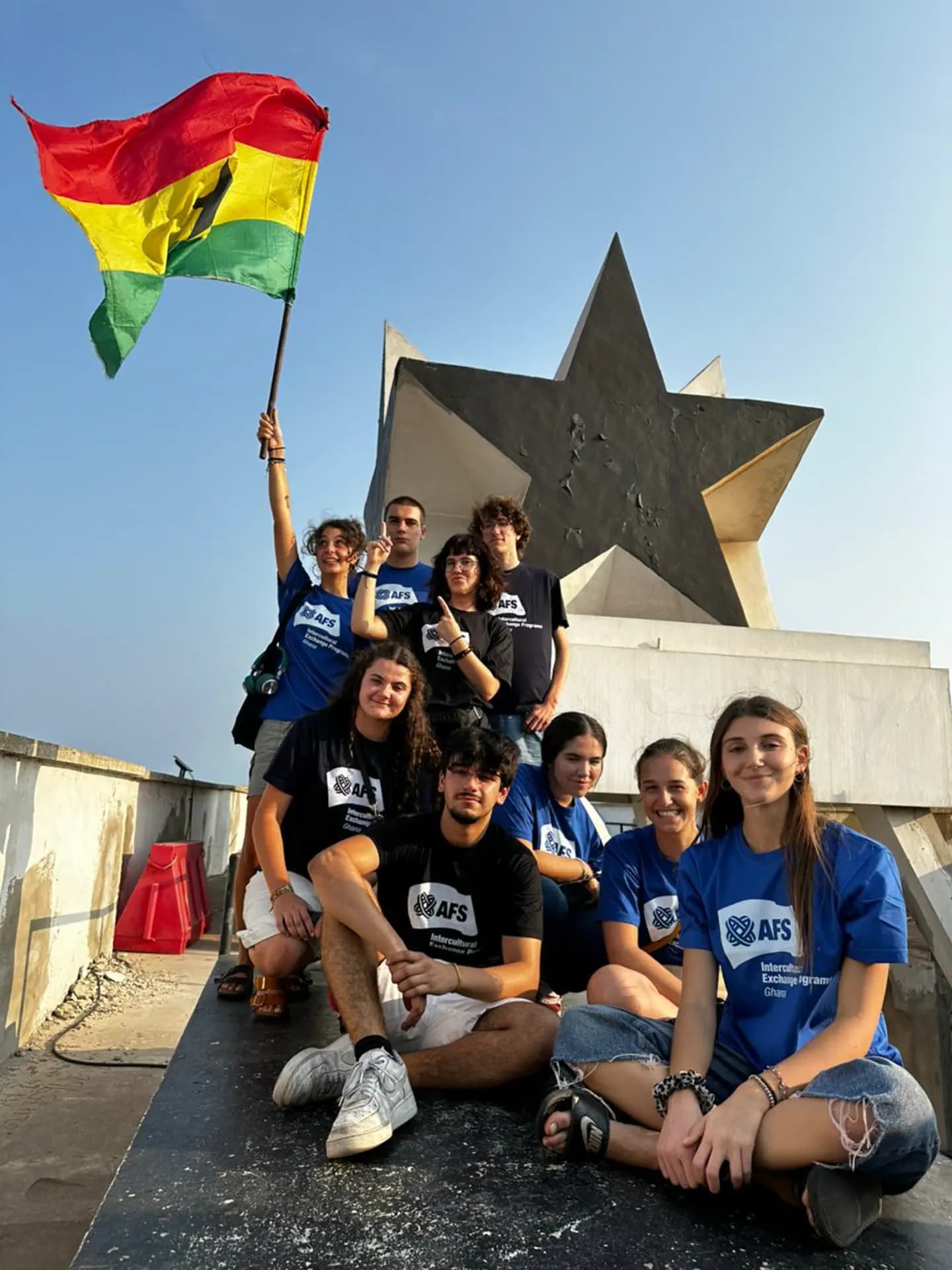 Leda Di Gioia Ypgha 2024 Cl Roma Ghana Studentessa Gruppo Bandiera Pag Programma Verticale (13)