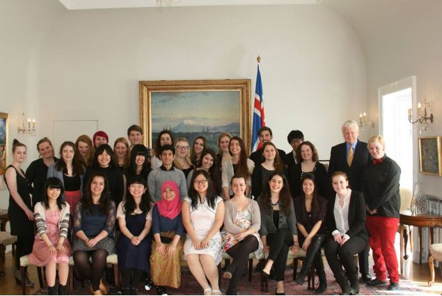 I ragazzi del programma di scambio in visita dal presidente dell'Islanda